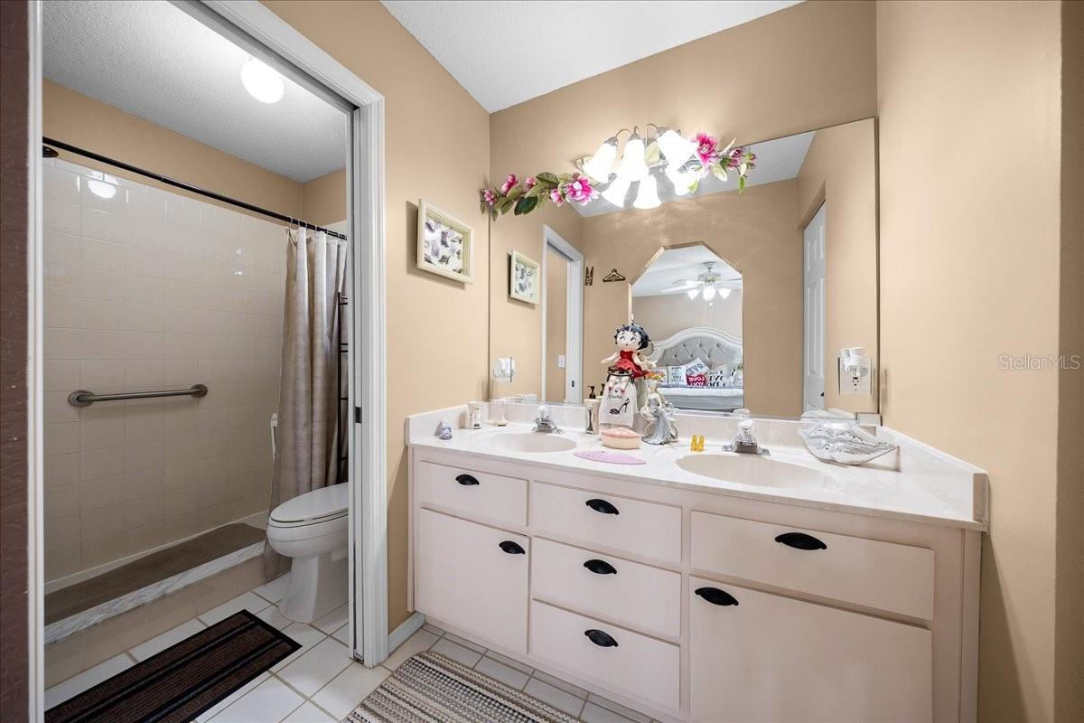 Image 16 of 25 For 3929 22nd Street