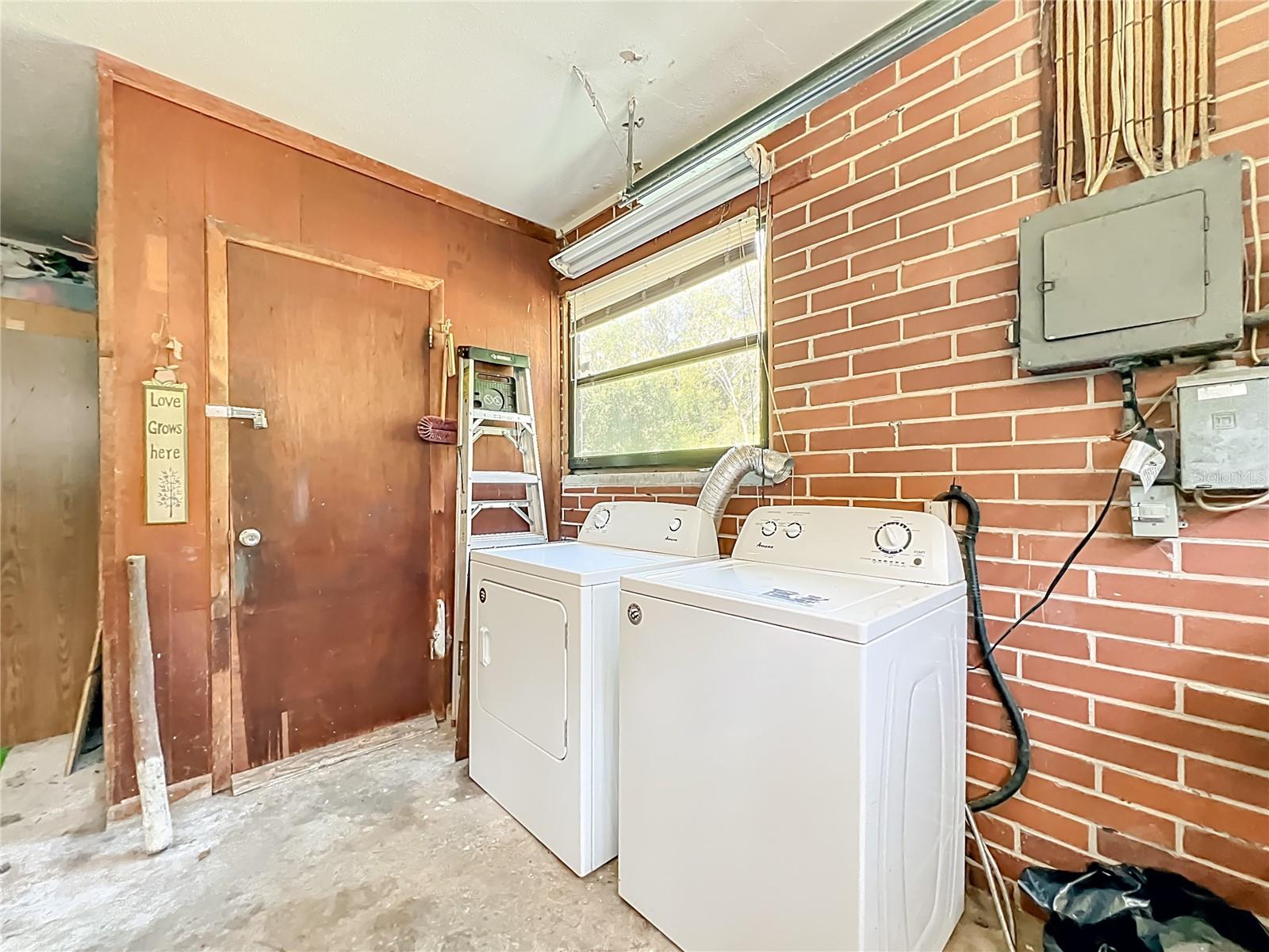 Image 17 of 87 For 7802 Mizell Street