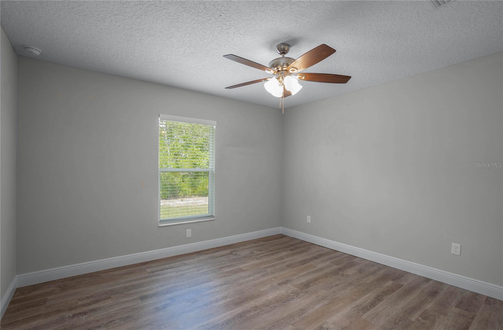 Image 20 of 66 For 5932 Flagstaff Avenue
