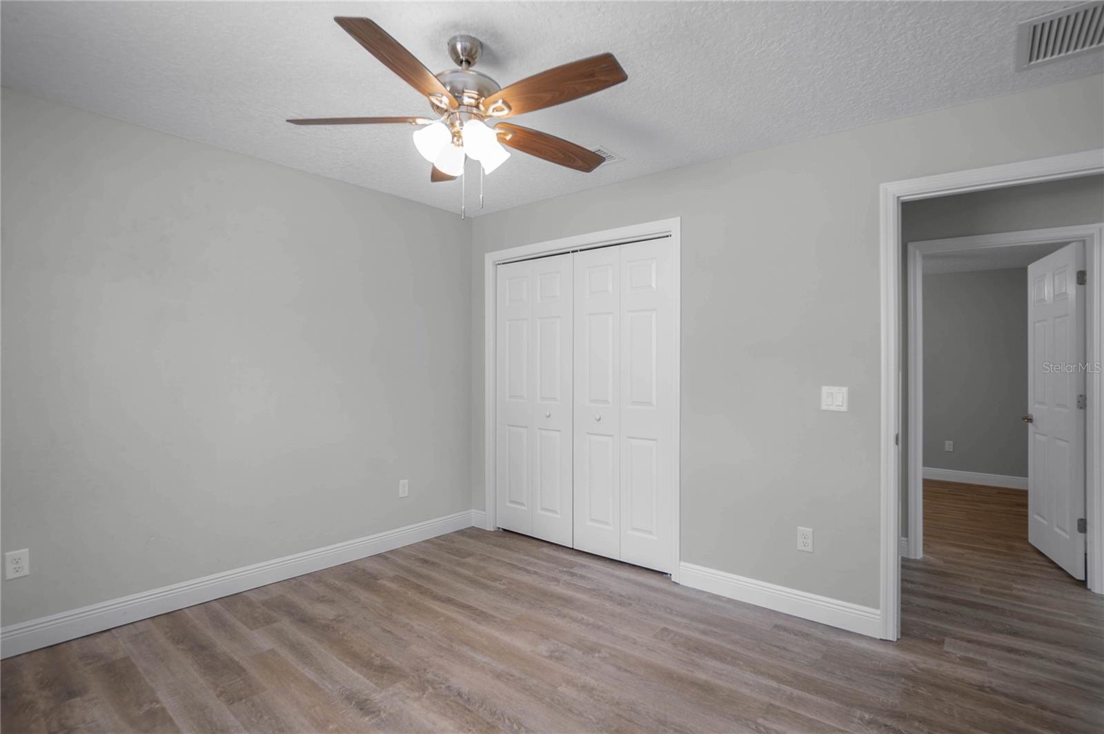 Image 21 of 66 For 5932 Flagstaff Avenue