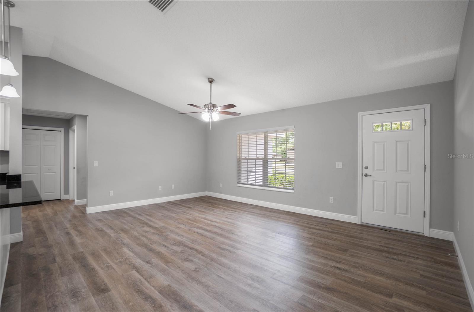 Image 6 of 66 For 5932 Flagstaff Avenue