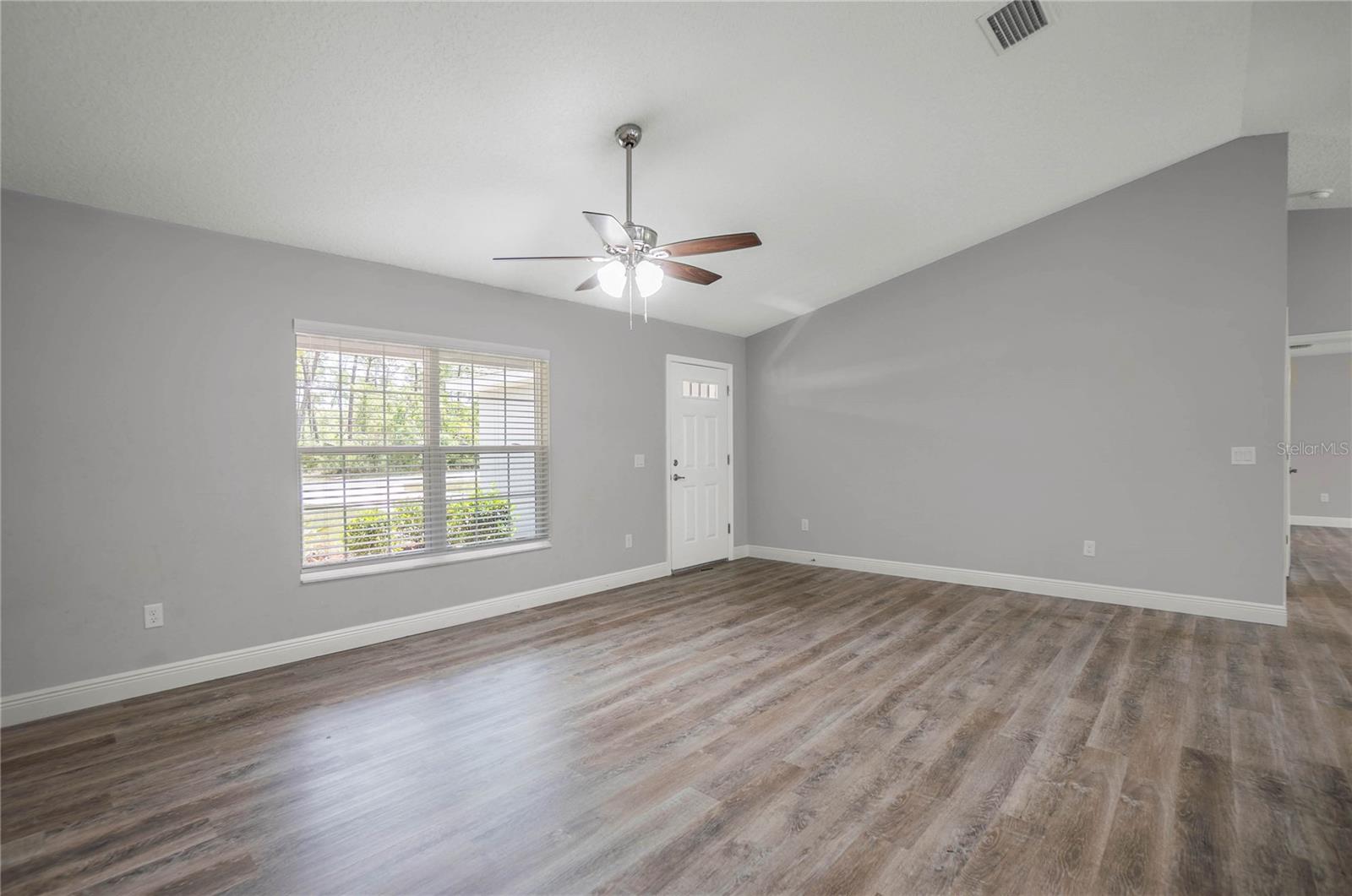 Image 8 of 66 For 5932 Flagstaff Avenue