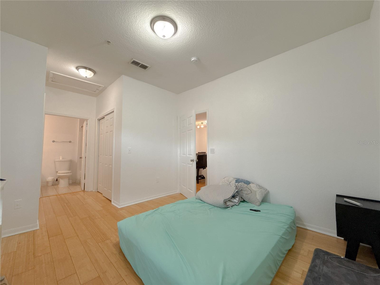 Image 10 of 24 For 6013 Westgate Drive 2421