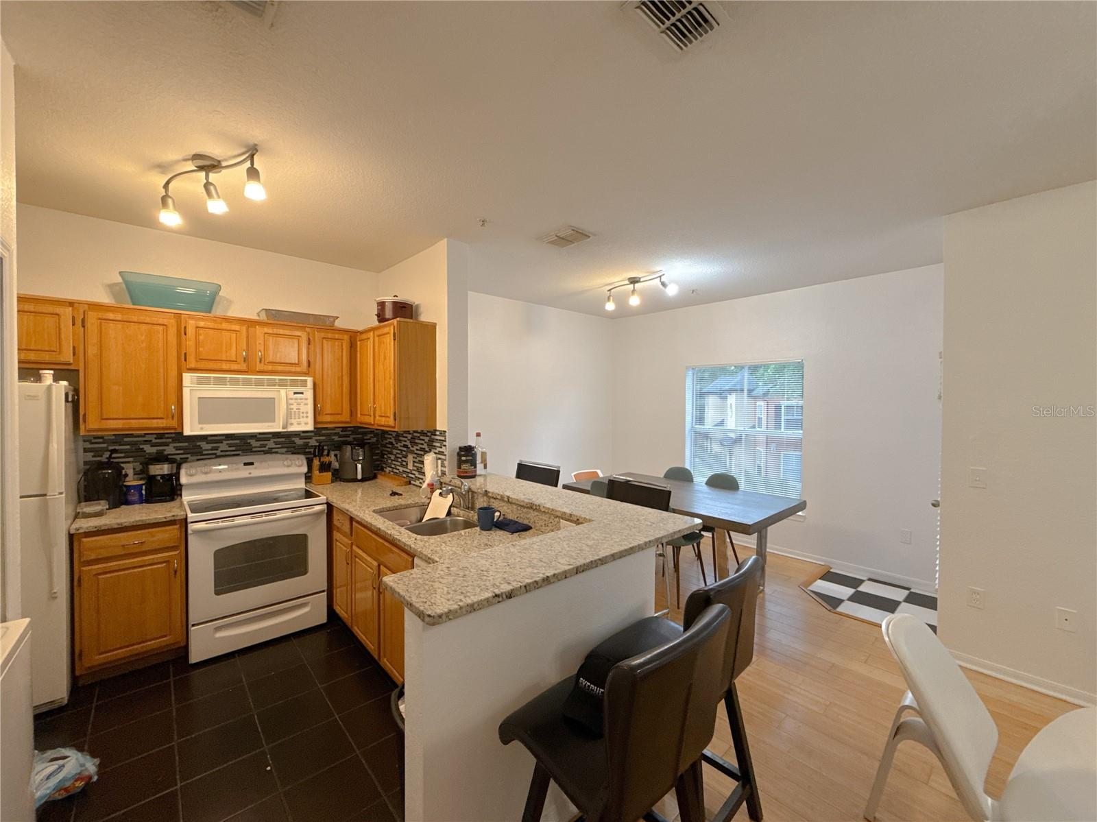 Image 13 of 24 For 6013 Westgate Drive 2421