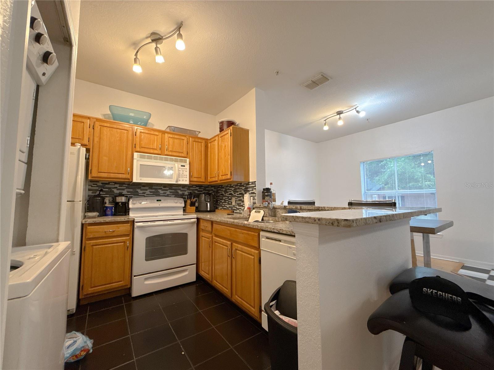 Image 14 of 24 For 6013 Westgate Drive 2421