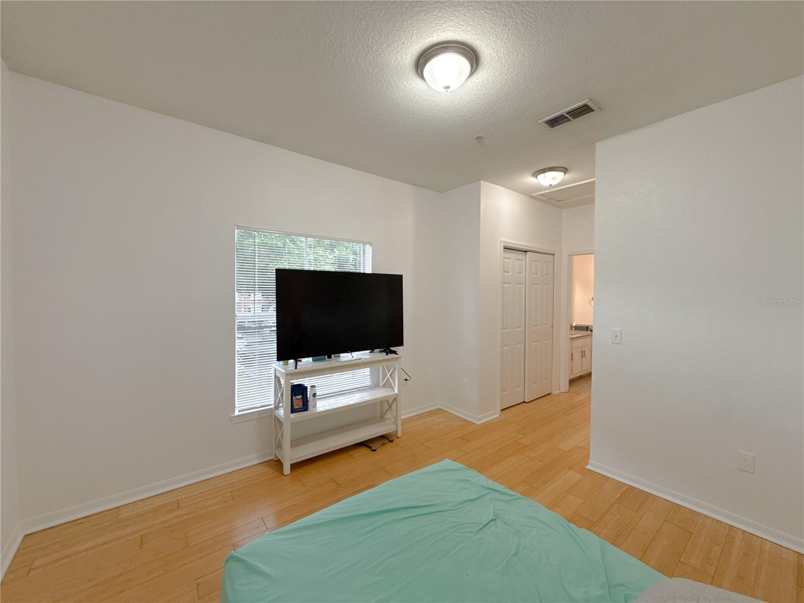 Image 9 of 24 For 6013 Westgate Drive 2421