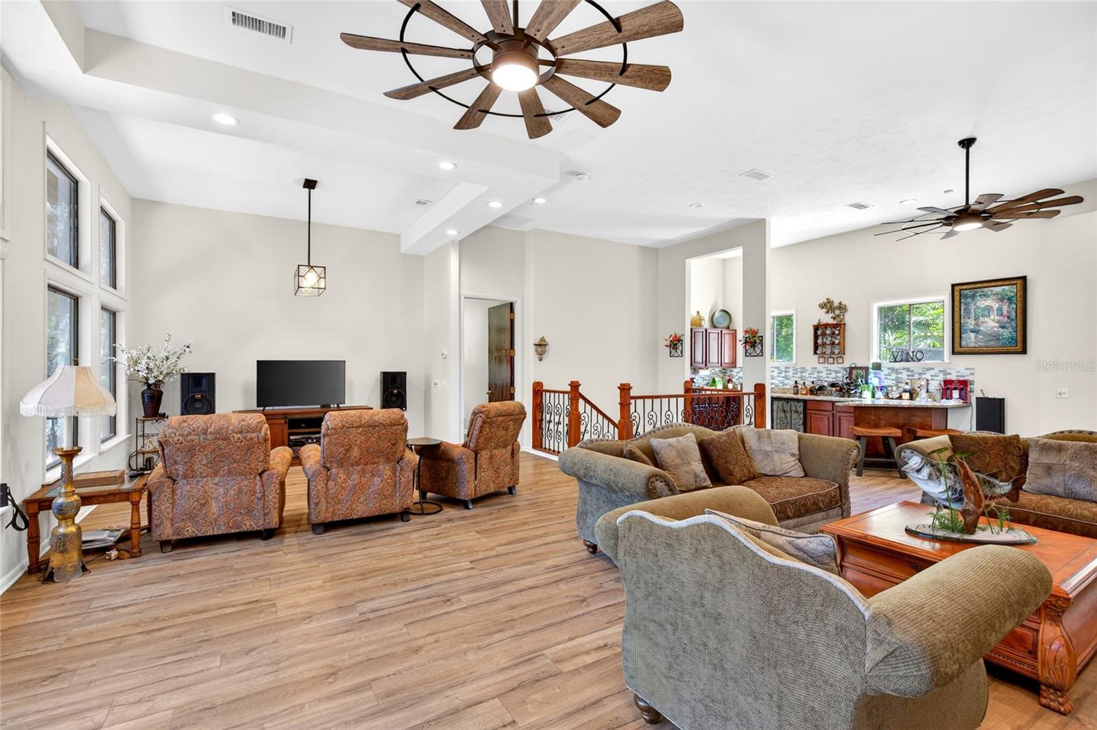 Image 21 of 42 For 17704 59th Street