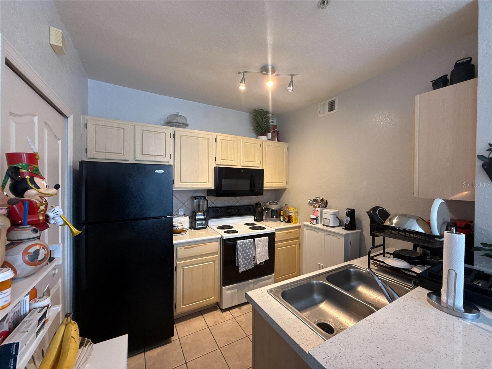 Image 12 of 24 For 8927 Legacy Court 302