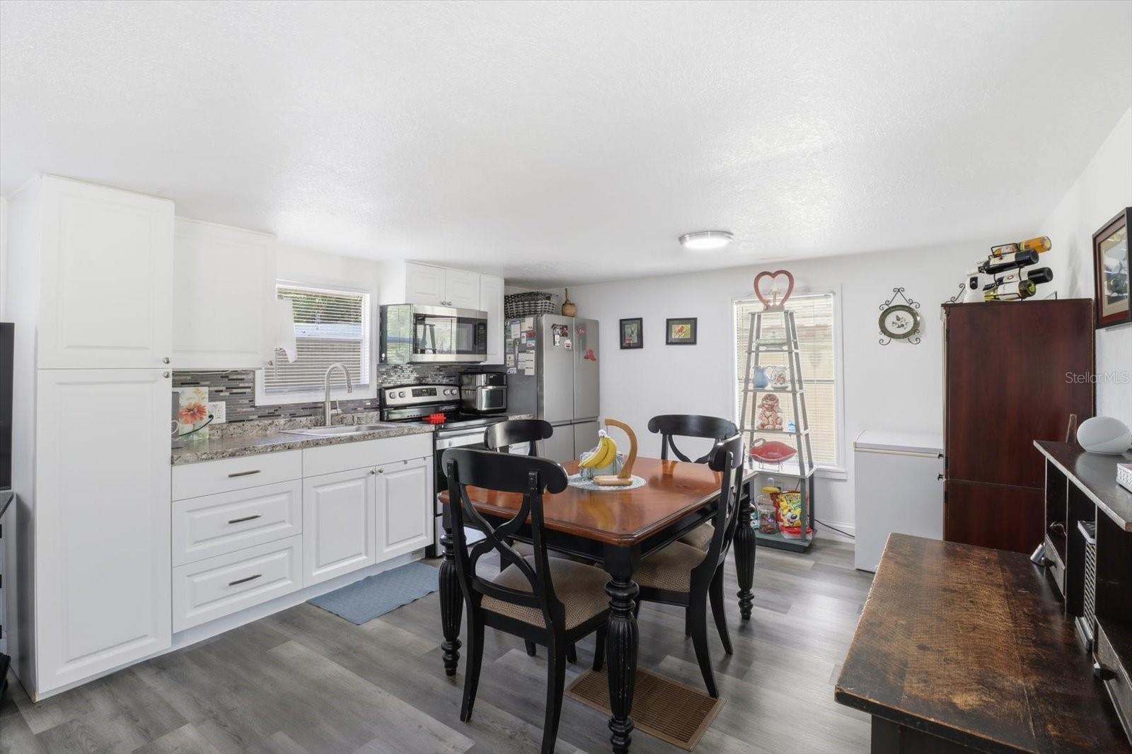 Image 19 of 43 For 8515 Orangetree Street