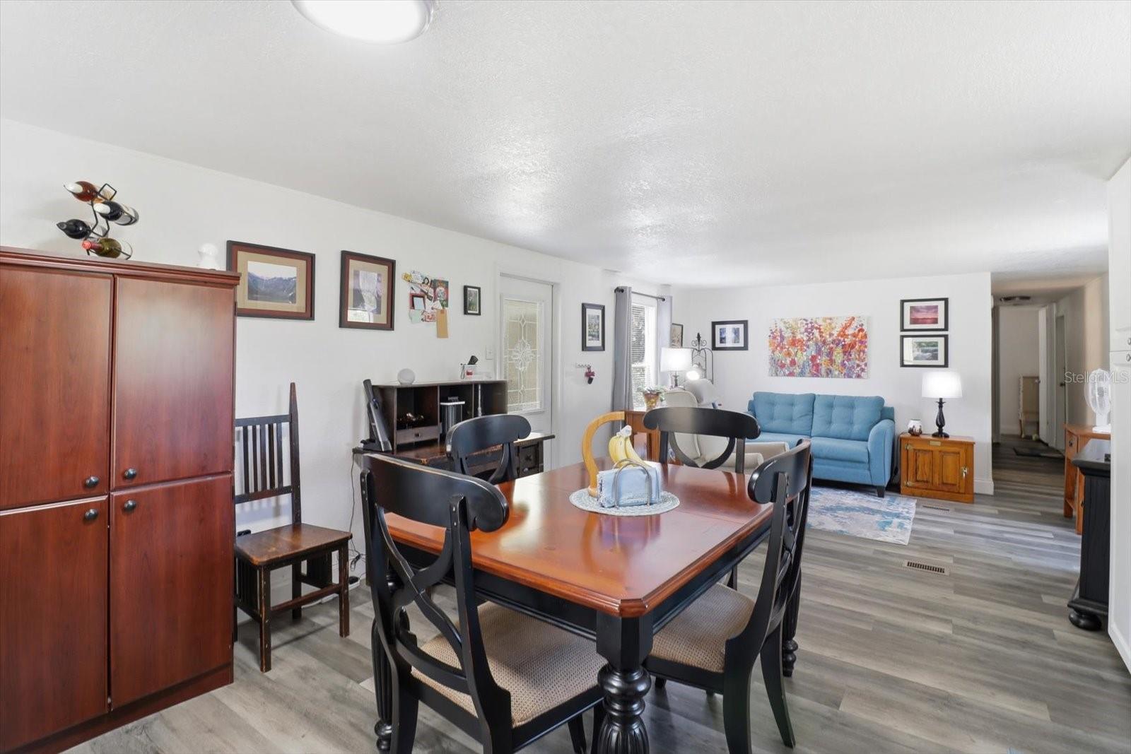 Image 21 of 43 For 8515 Orangetree Street