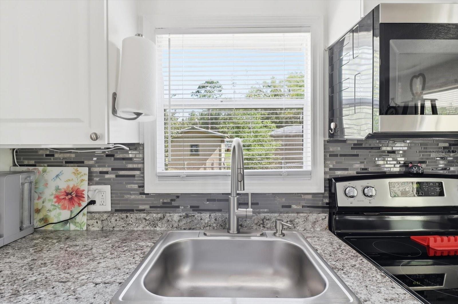 Image 24 of 43 For 8515 Orangetree Street