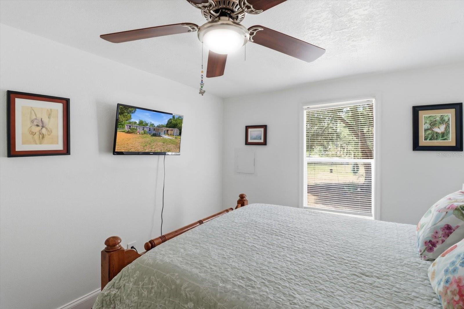 Image 31 of 43 For 8515 Orangetree Street