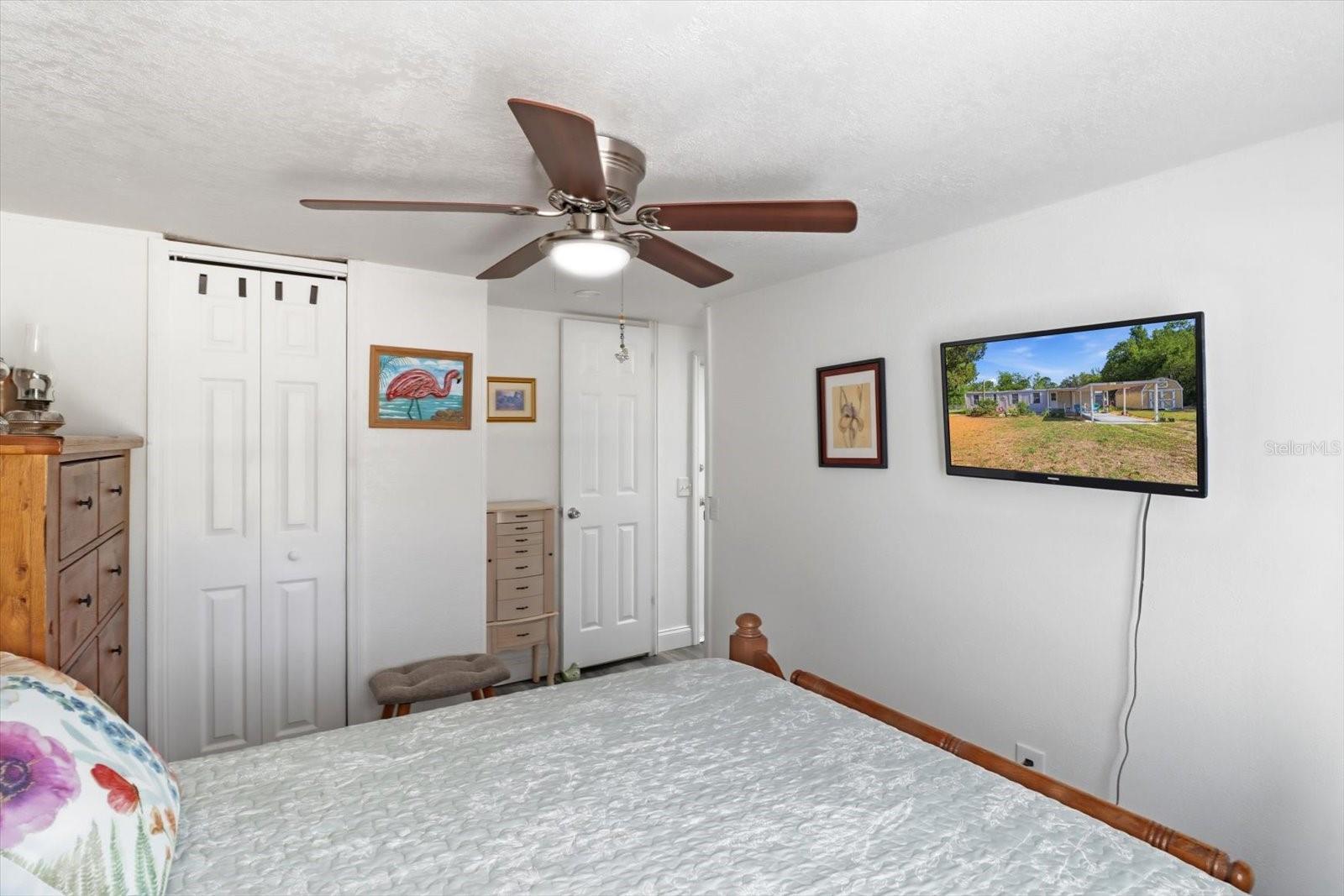 Image 33 of 43 For 8515 Orangetree Street