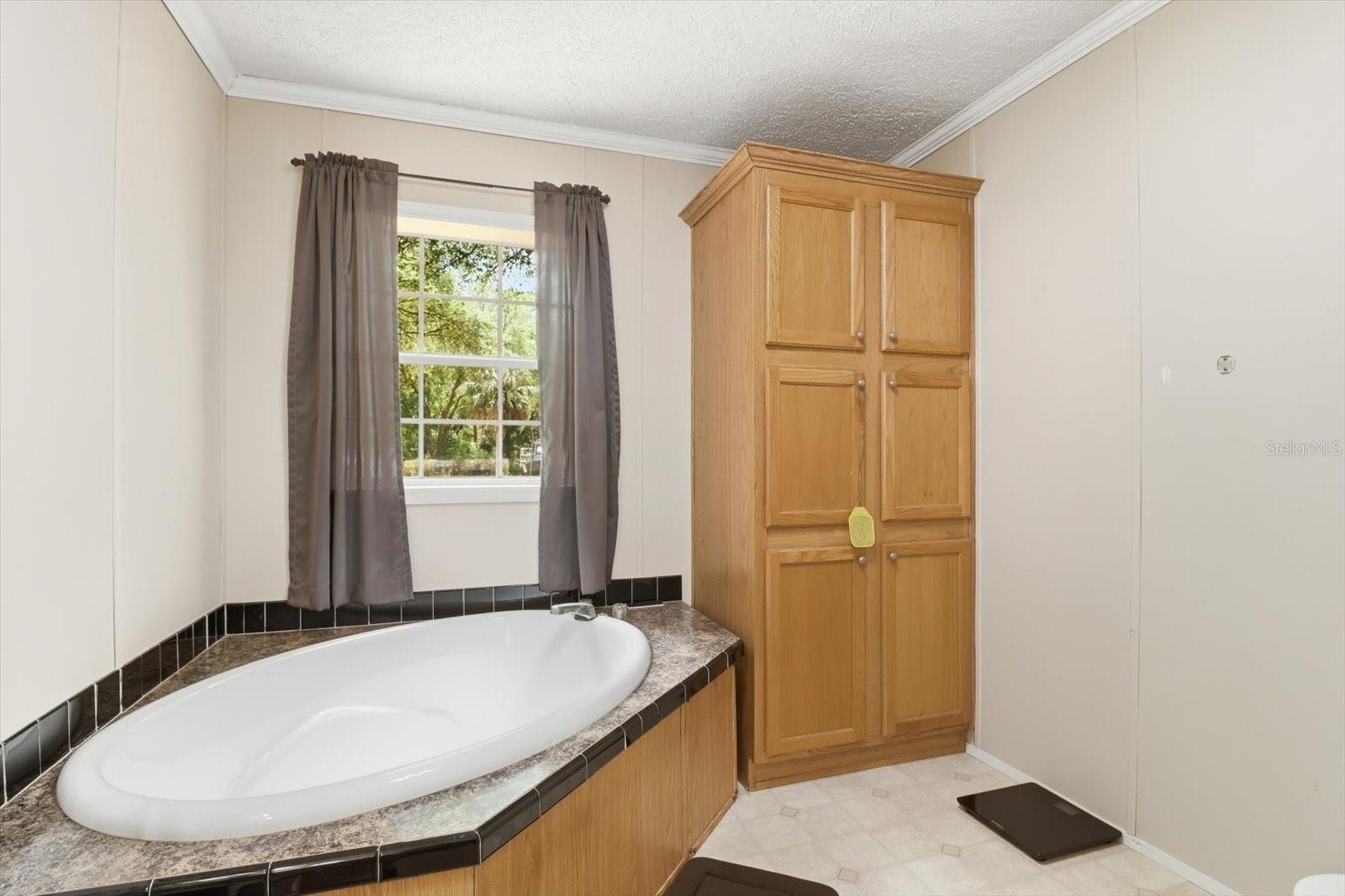 Image 15 of 35 For 10382 Killarney Street