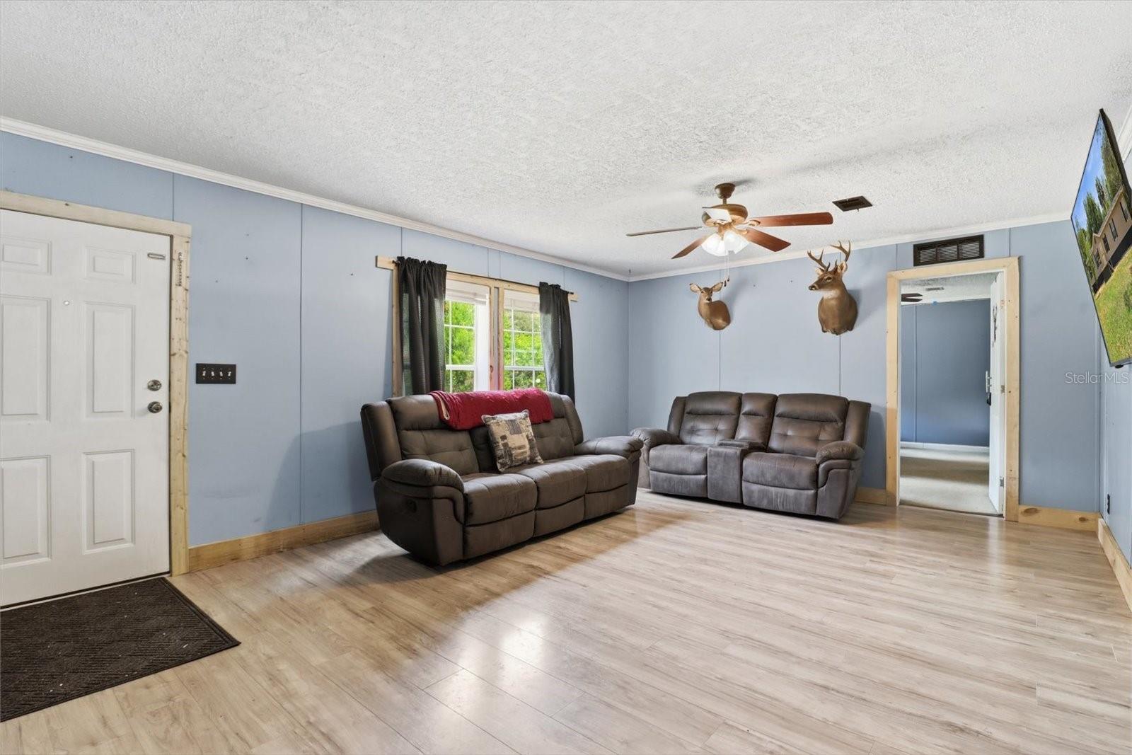 Image 4 of 35 For 10382 Killarney Street