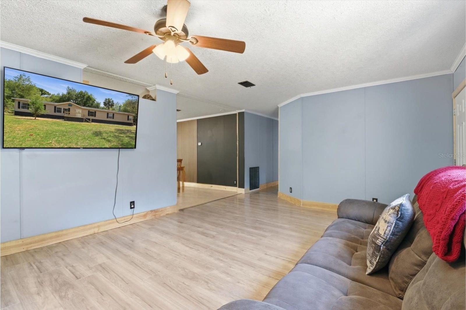 Image 6 of 35 For 10382 Killarney Street