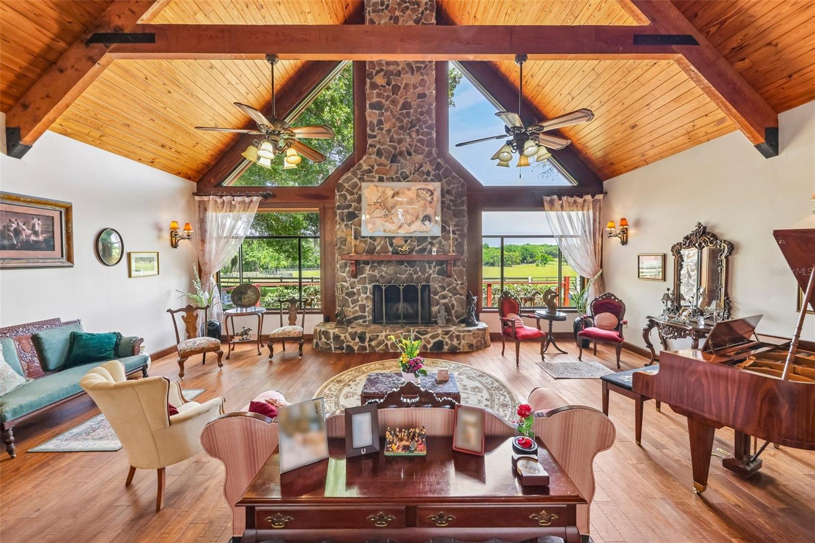 Image 16 of 93 For 35841 Timbertop Lane