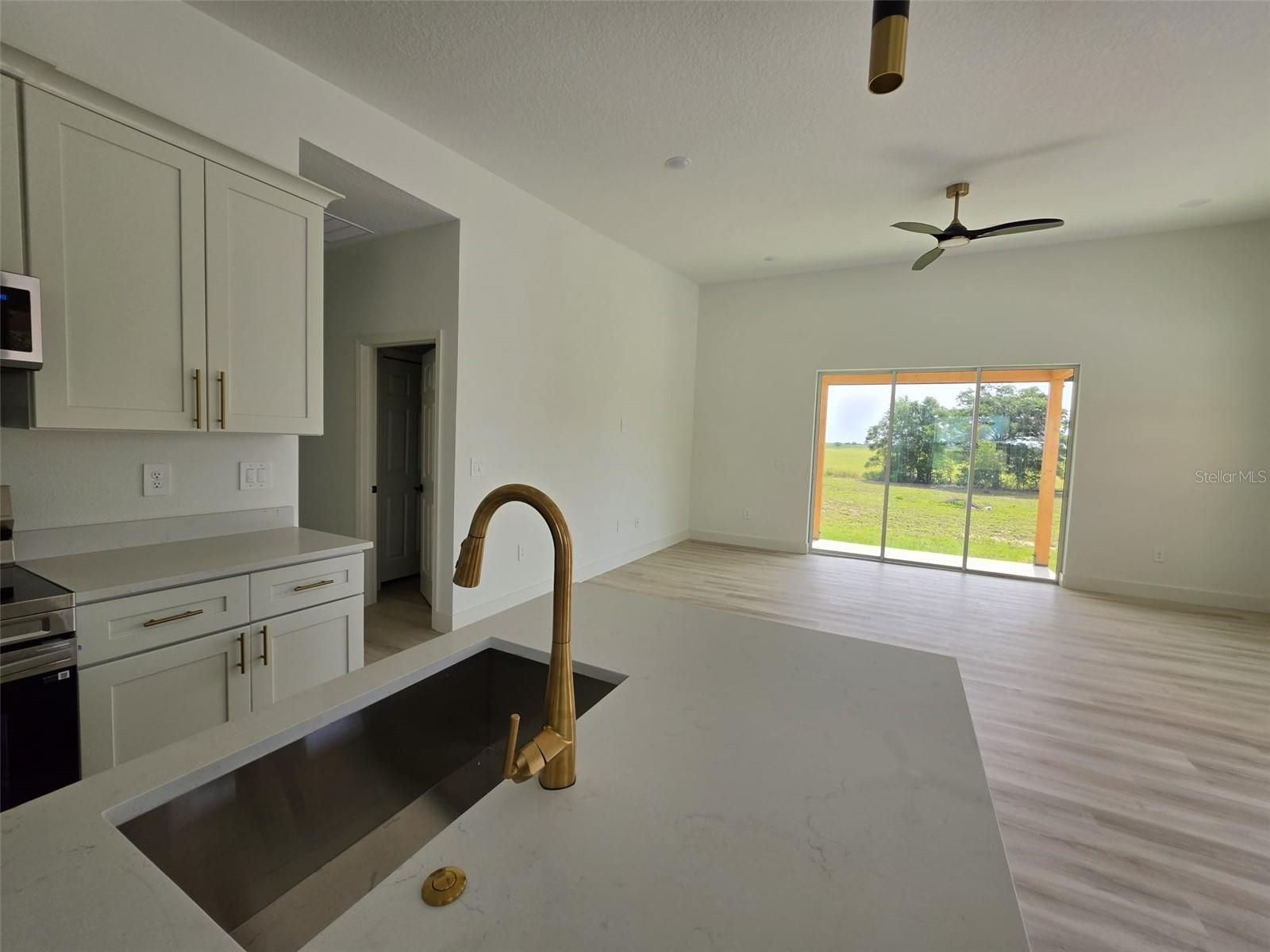 Image 11 of 29 For 17951 62 Street