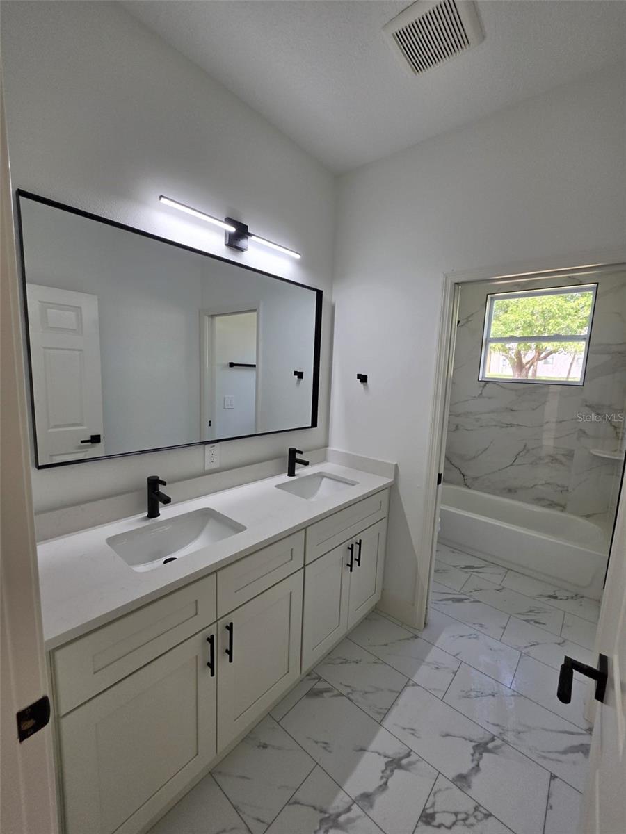 Image 16 of 29 For 17951 62 Street