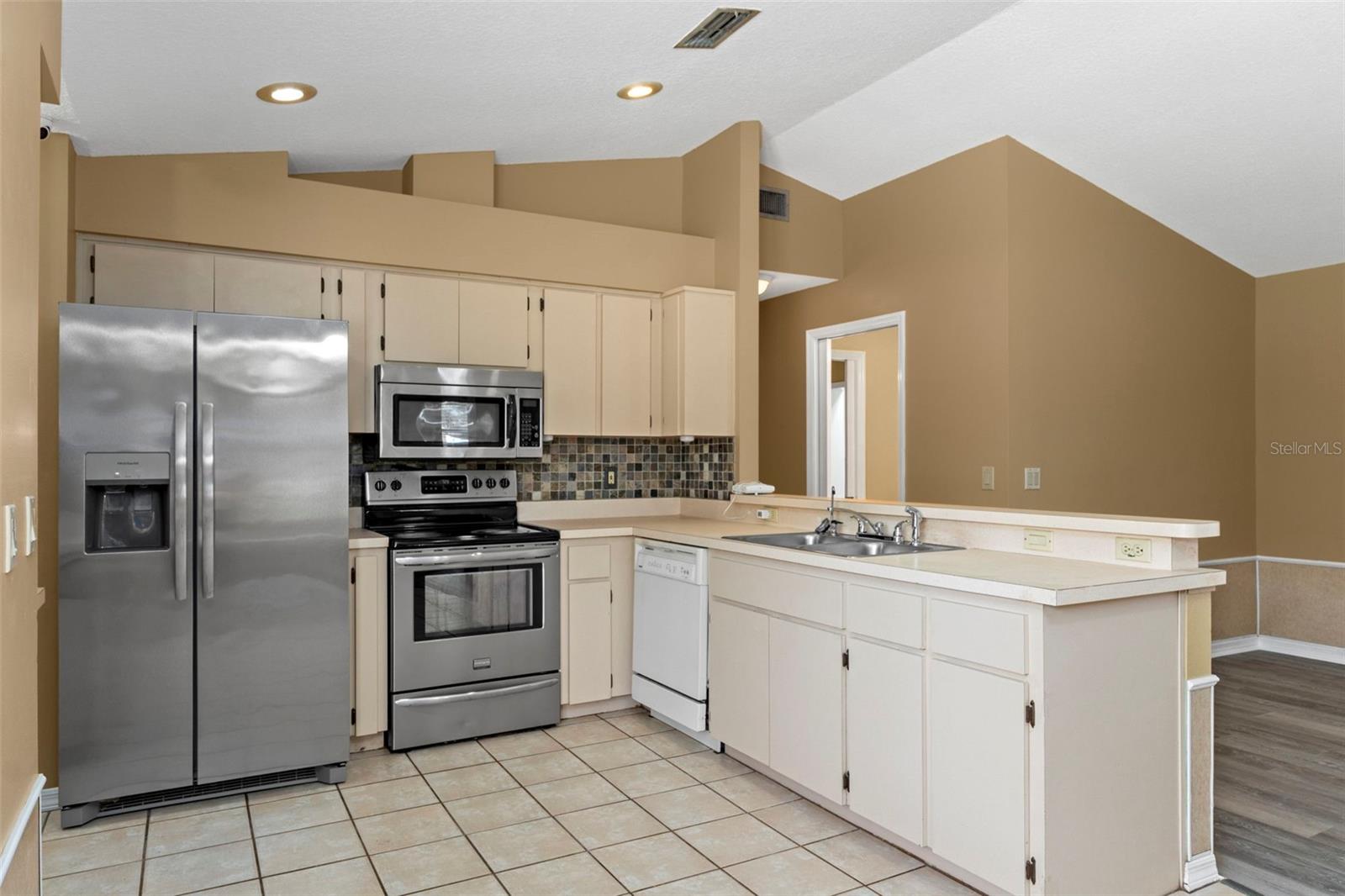 Image 13 of 48 For 6236 Pinedale Circle