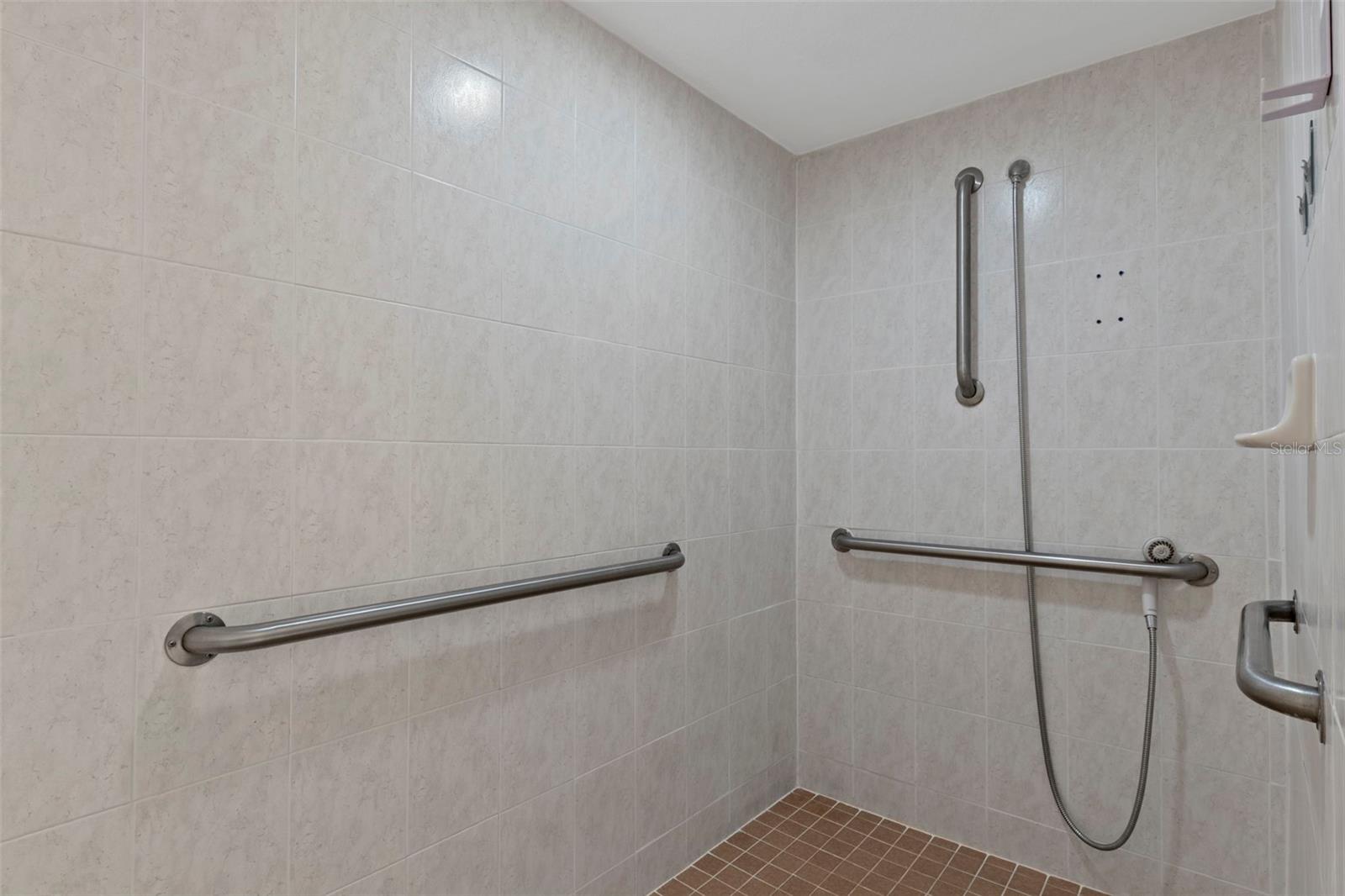 Image 24 of 48 For 6236 Pinedale Circle