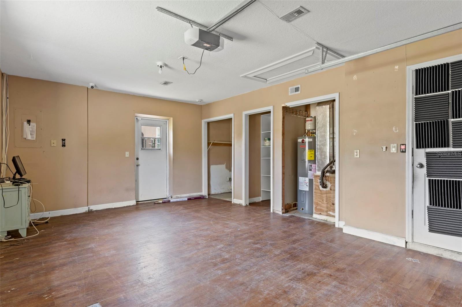 Image 27 of 48 For 6236 Pinedale Circle