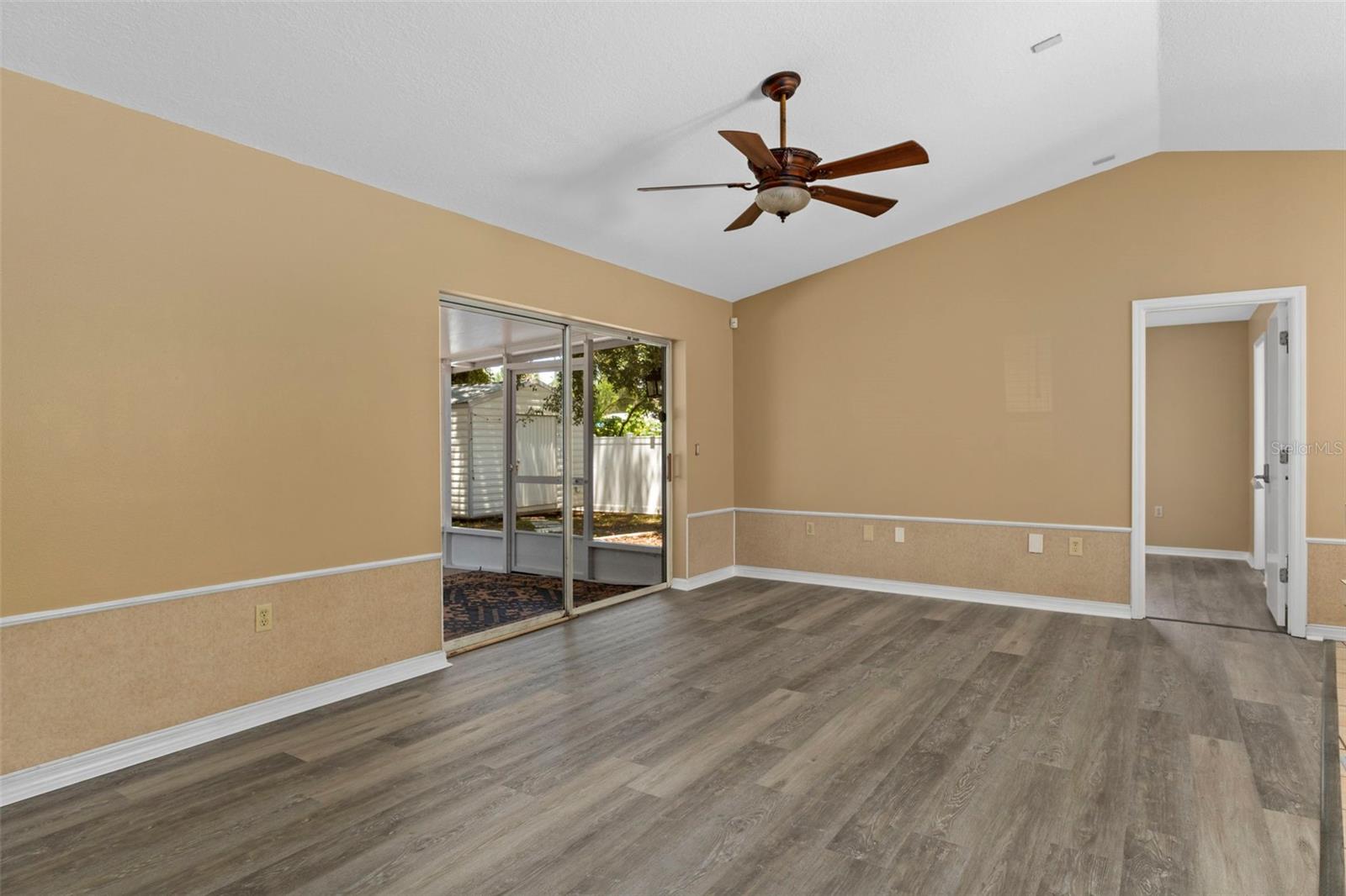 Image 7 of 48 For 6236 Pinedale Circle