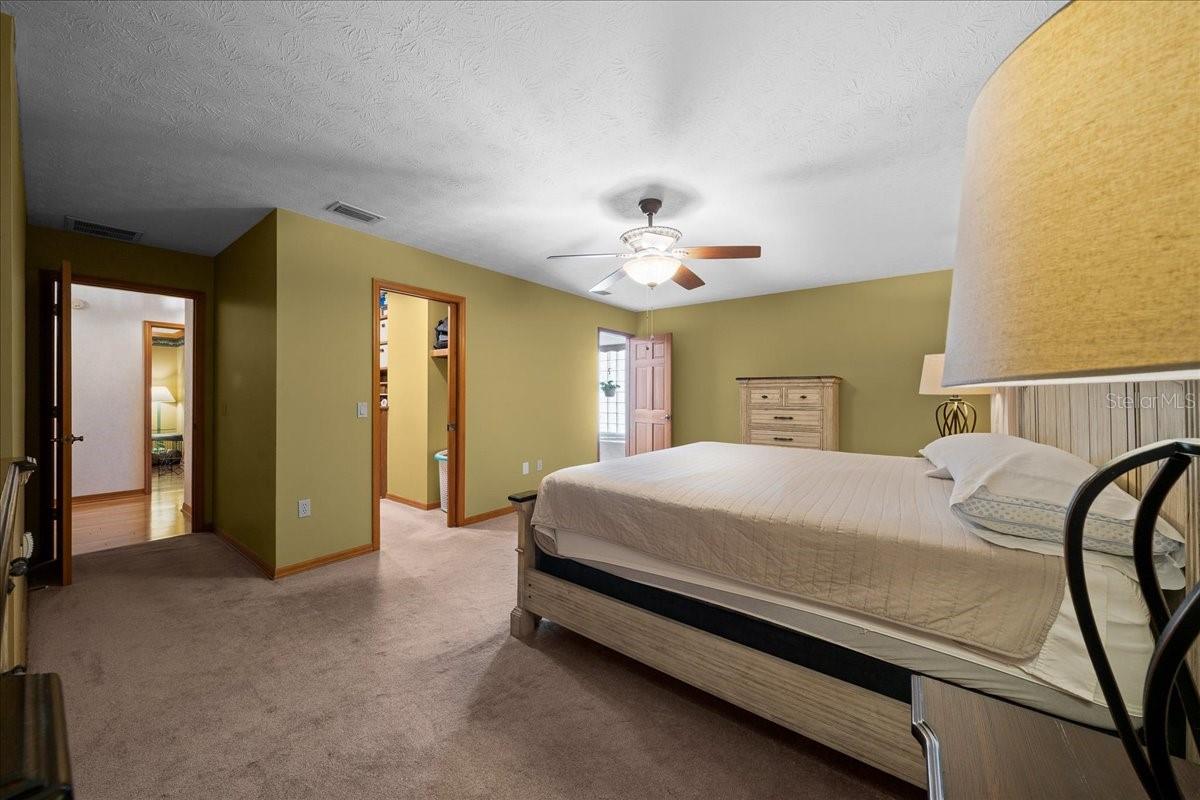 Image 20 of 52 For 11 Sycamore Court W