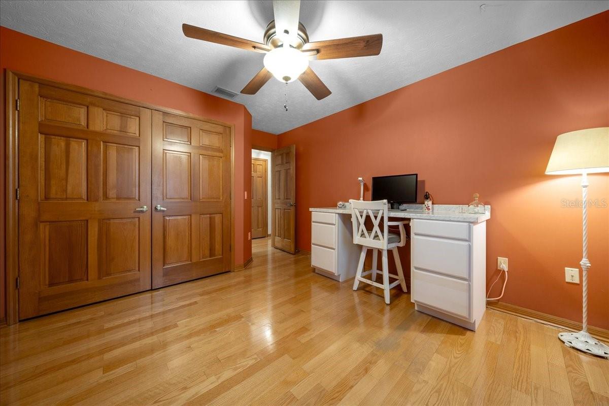 Image 30 of 52 For 11 Sycamore Court W