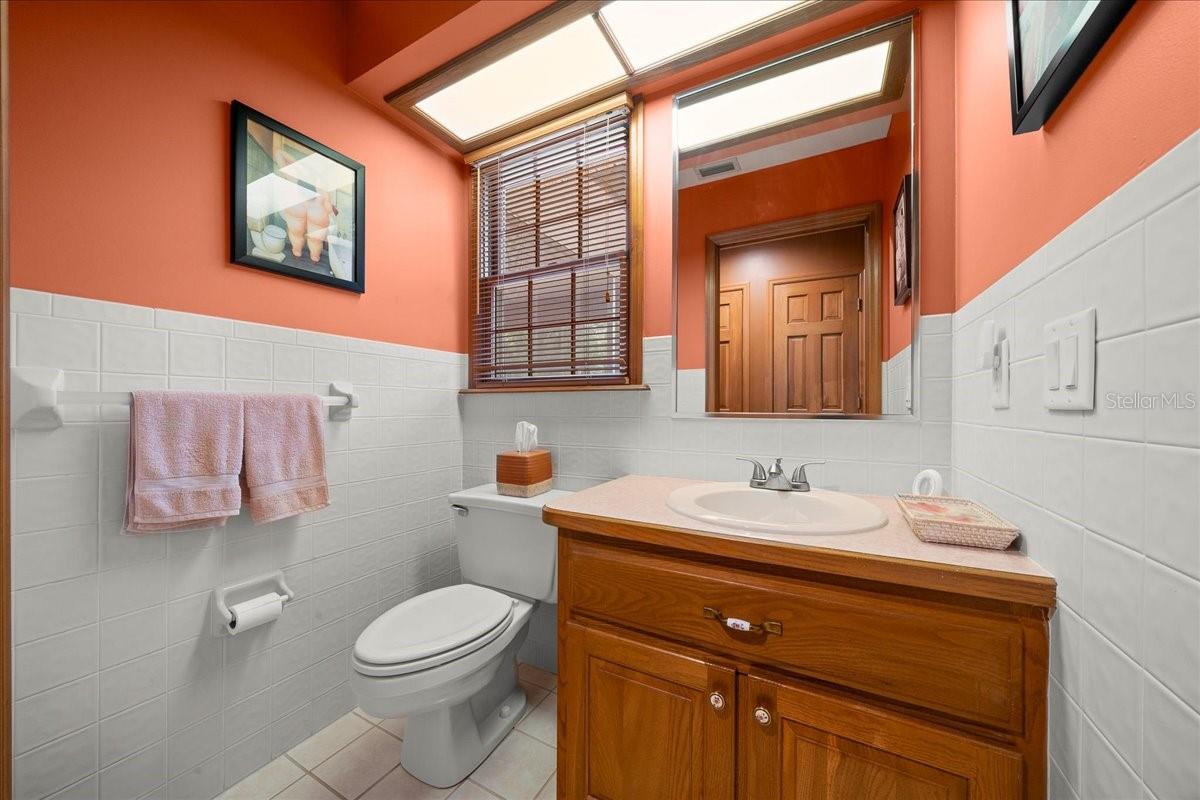 Image 33 of 52 For 11 Sycamore Court W