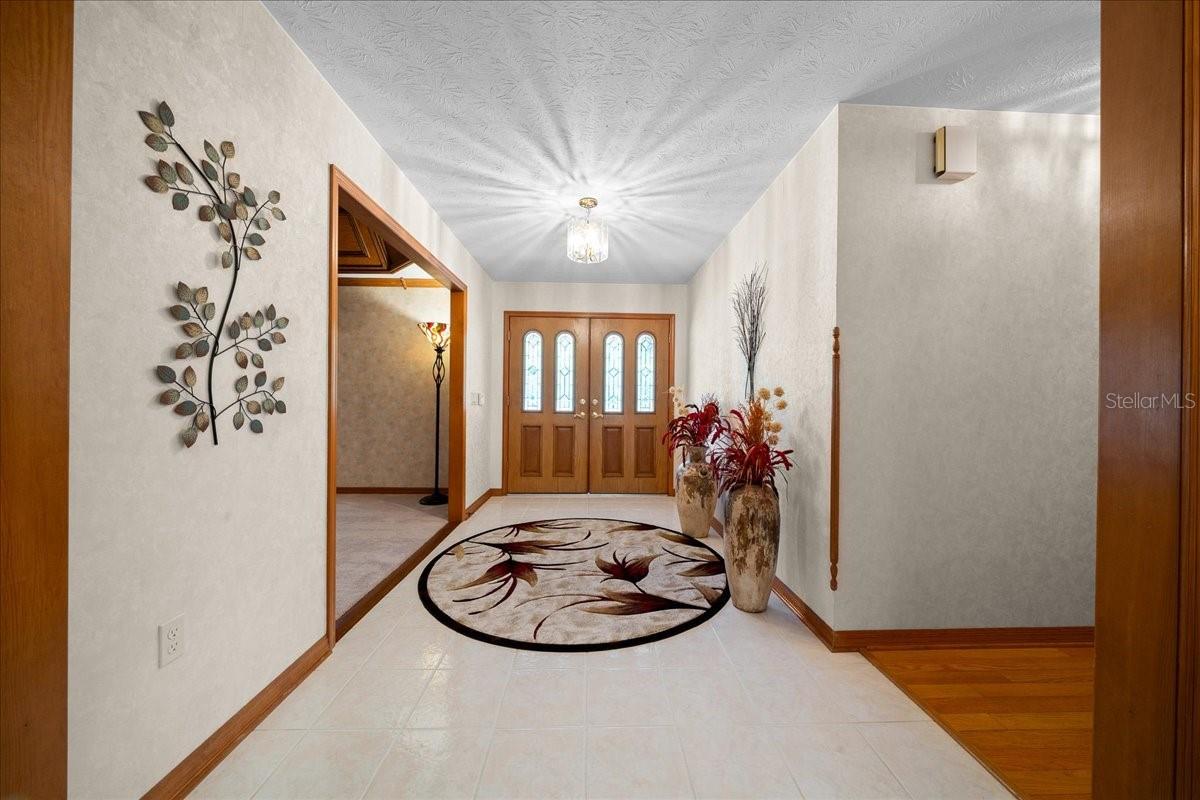 Image 4 of 52 For 11 Sycamore Court W