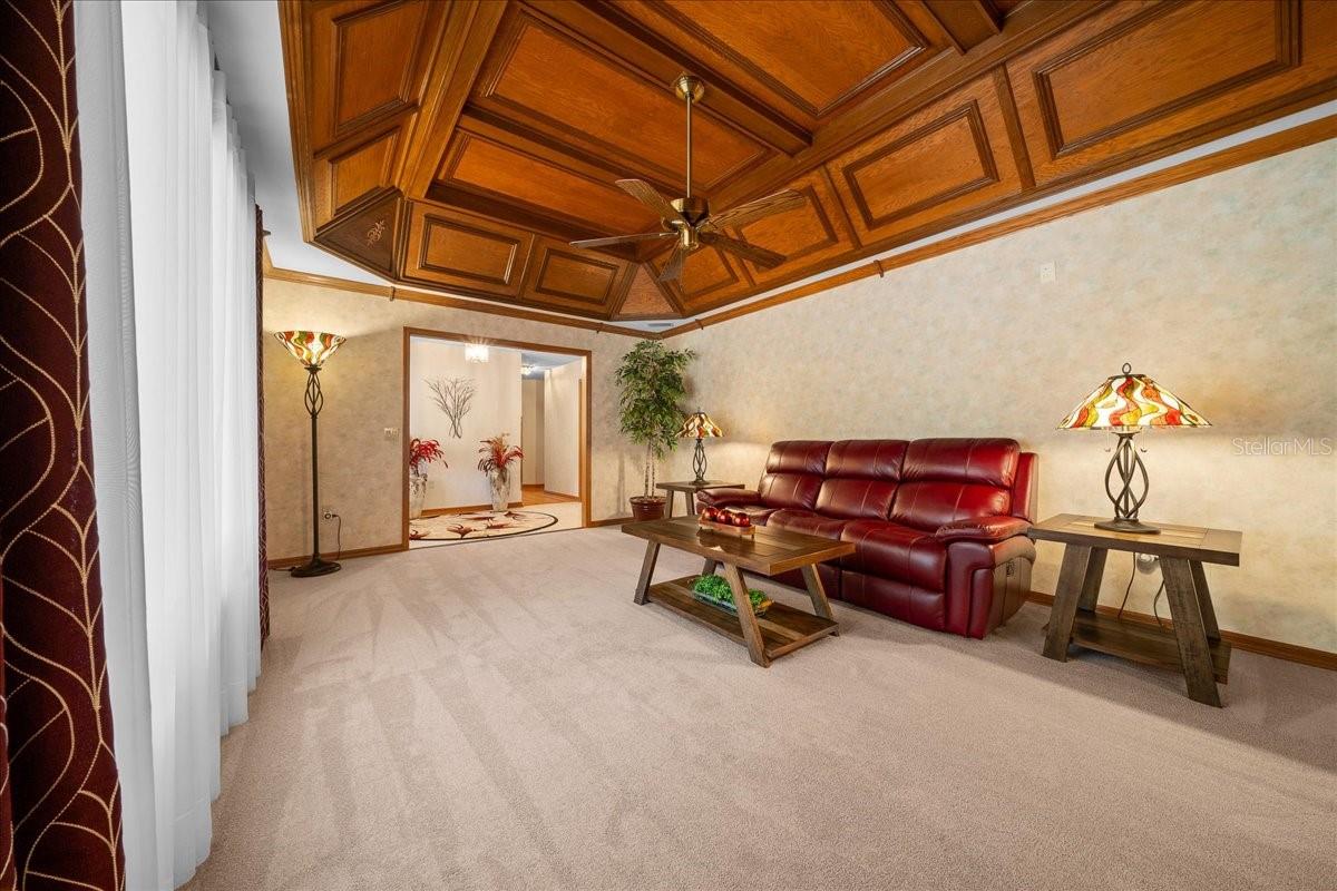 Image 7 of 52 For 11 Sycamore Court W