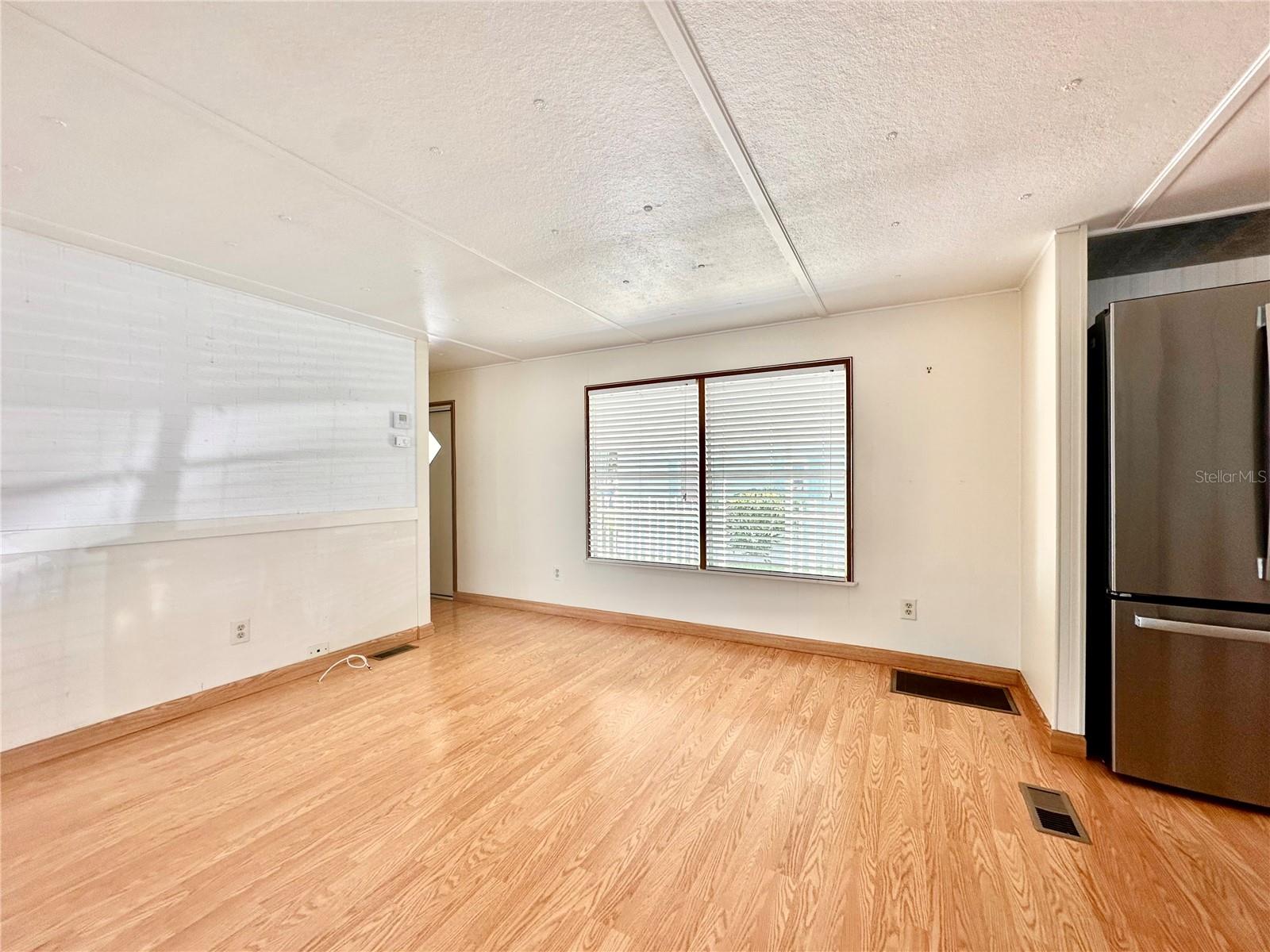 Image 9 of 26 For 522 Tammi Drive