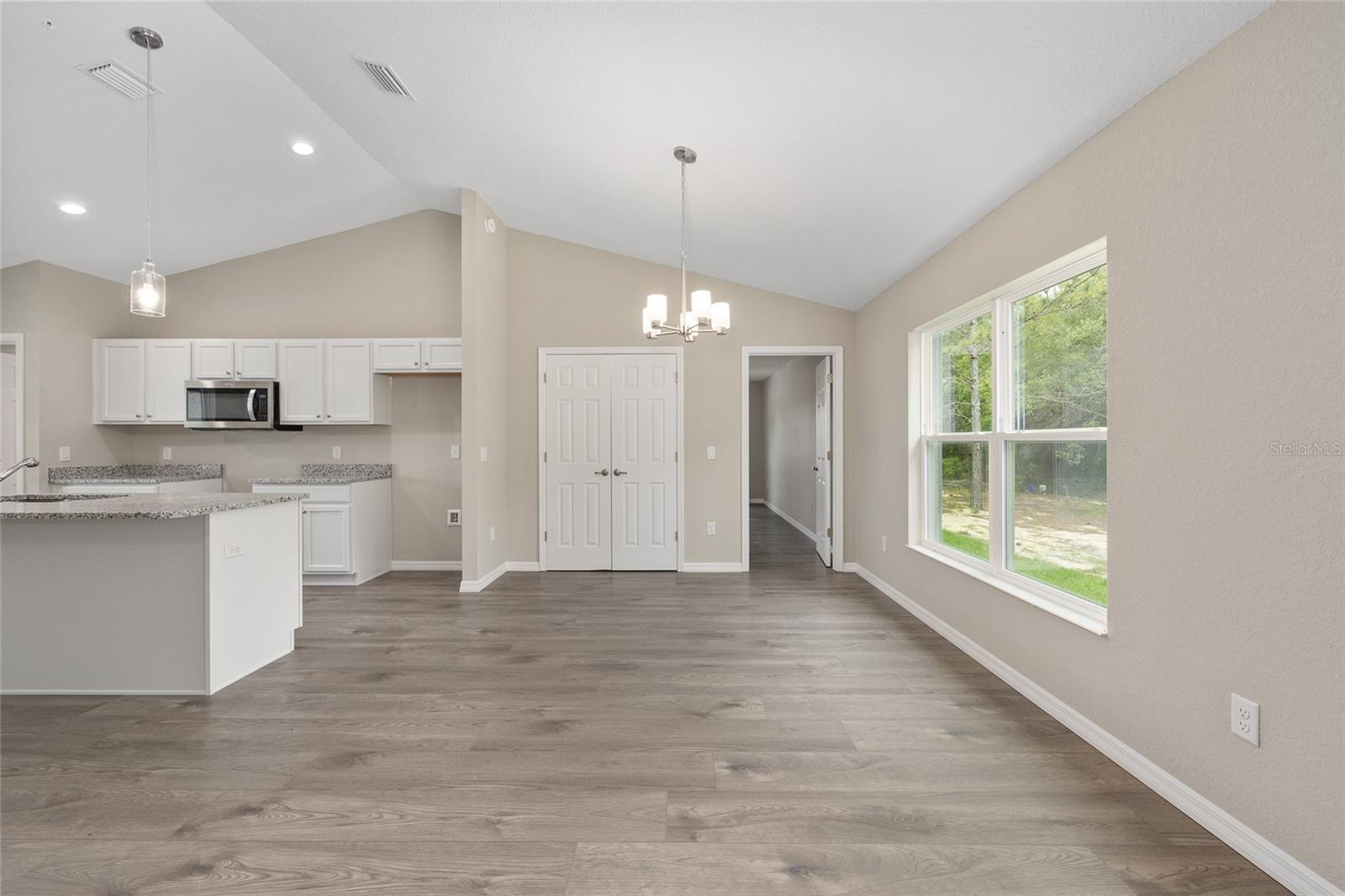 Image 11 of 37 For 3853 Soundview Drive