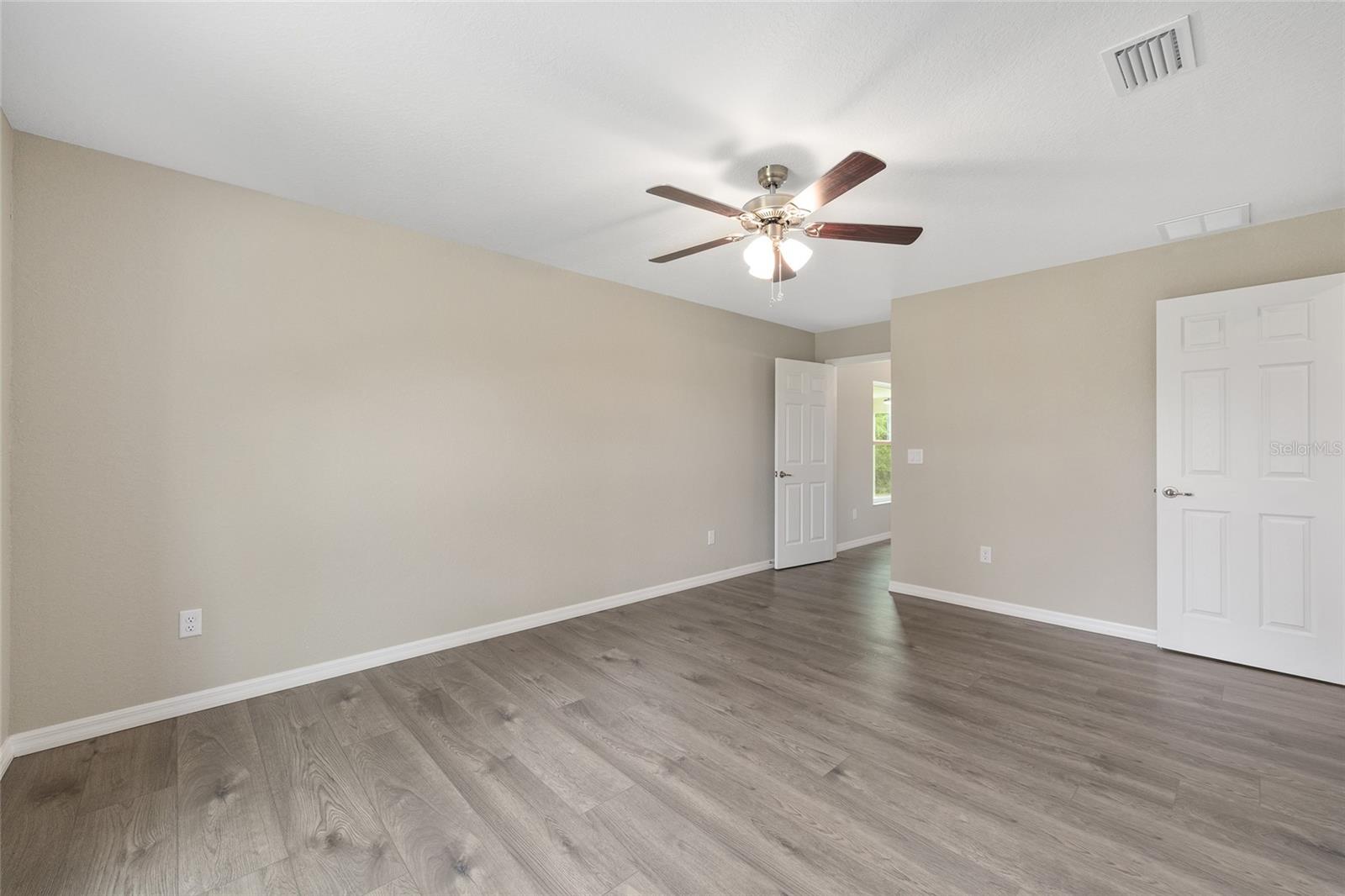 Image 23 of 37 For 3853 Soundview Drive