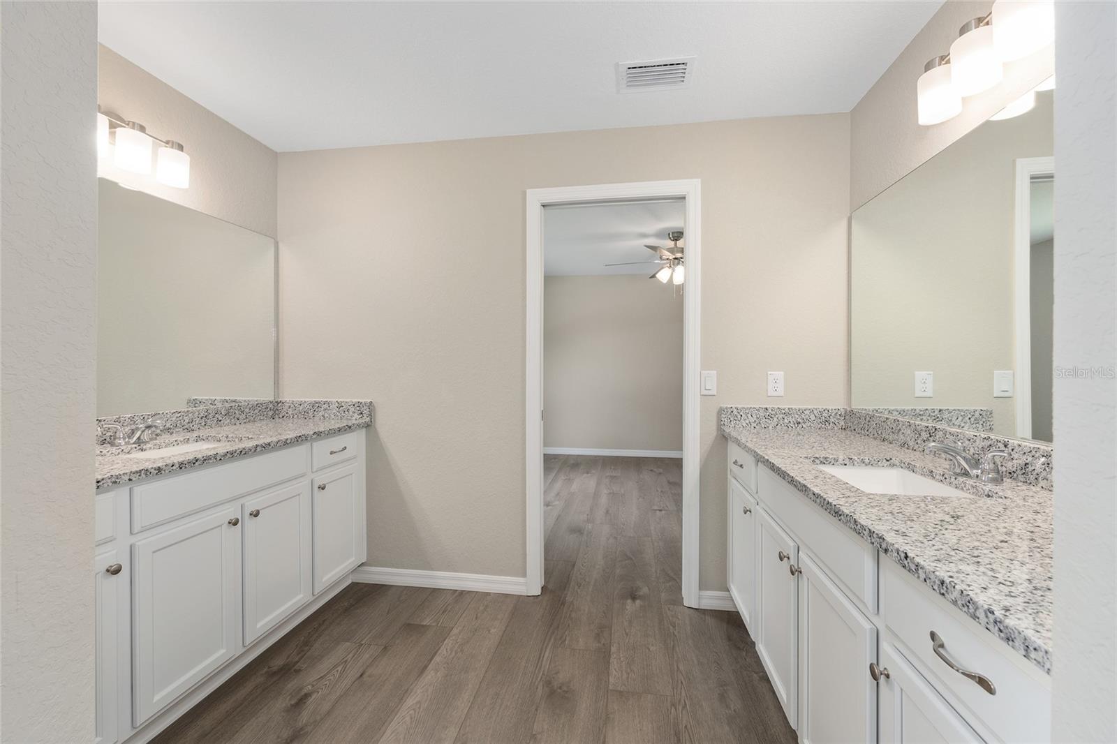 Image 25 of 37 For 3853 Soundview Drive
