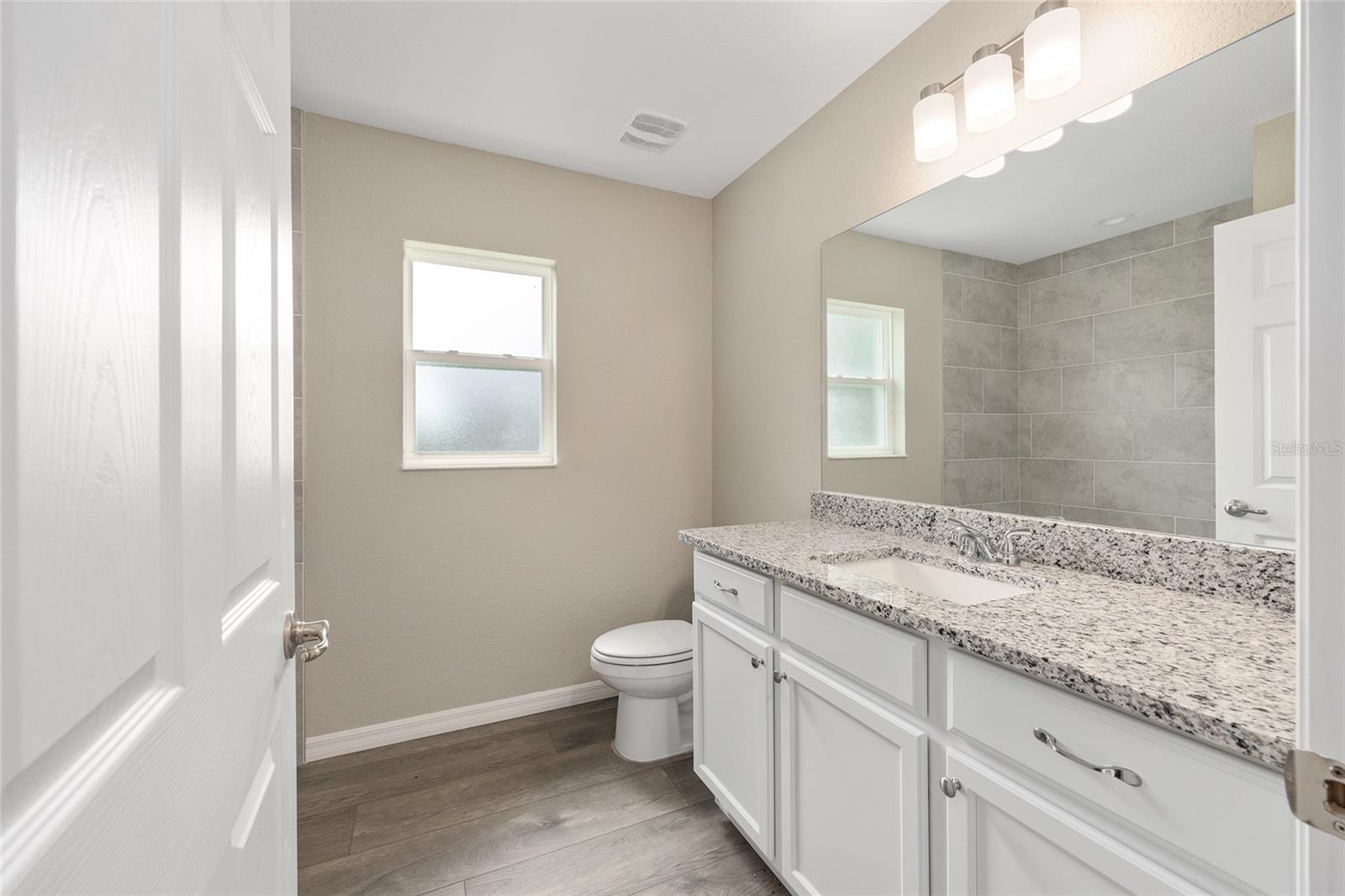 Image 32 of 37 For 3853 Soundview Drive
