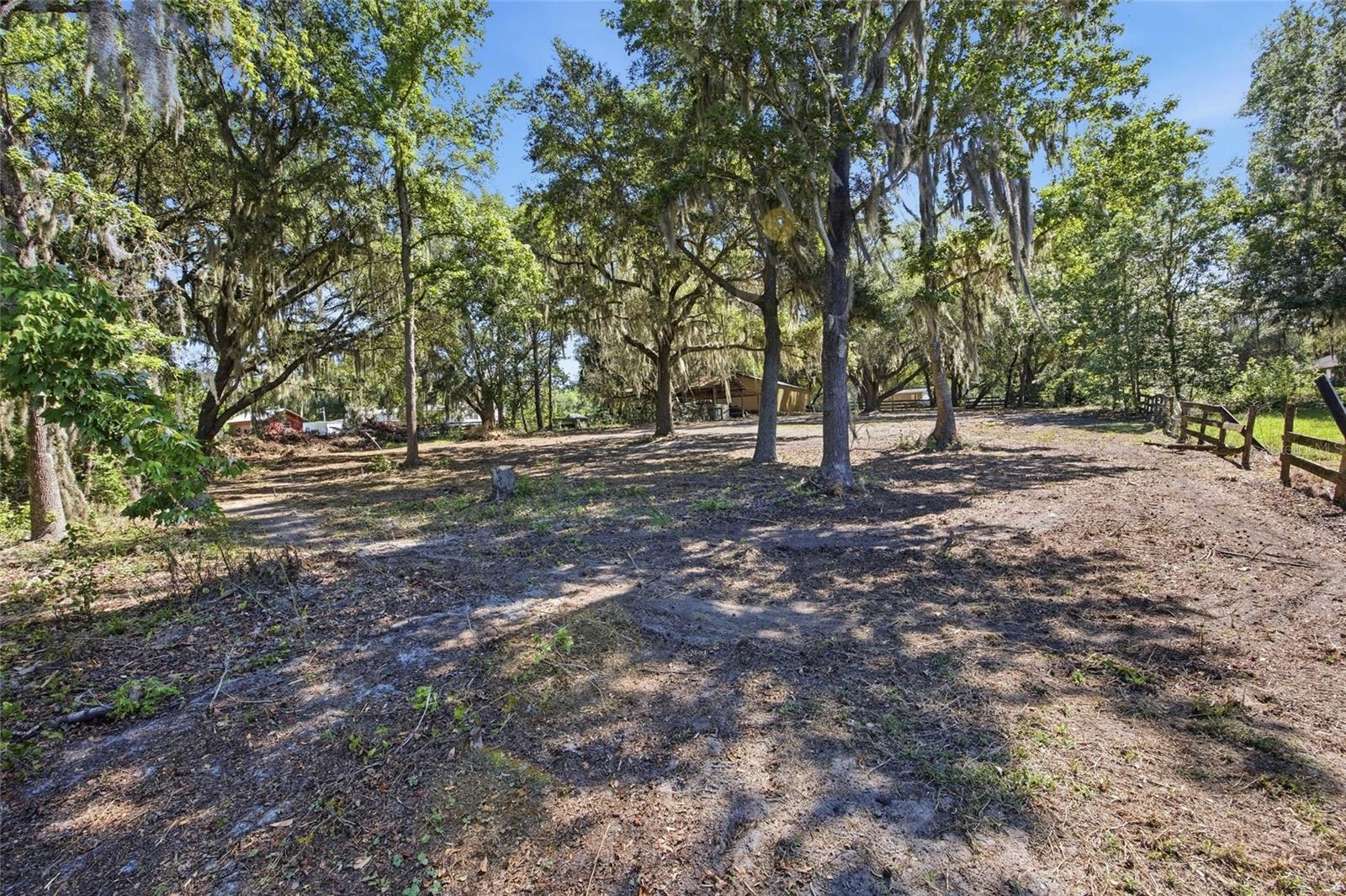 Image 37 of 52 For 3980 183rd Avenue Road