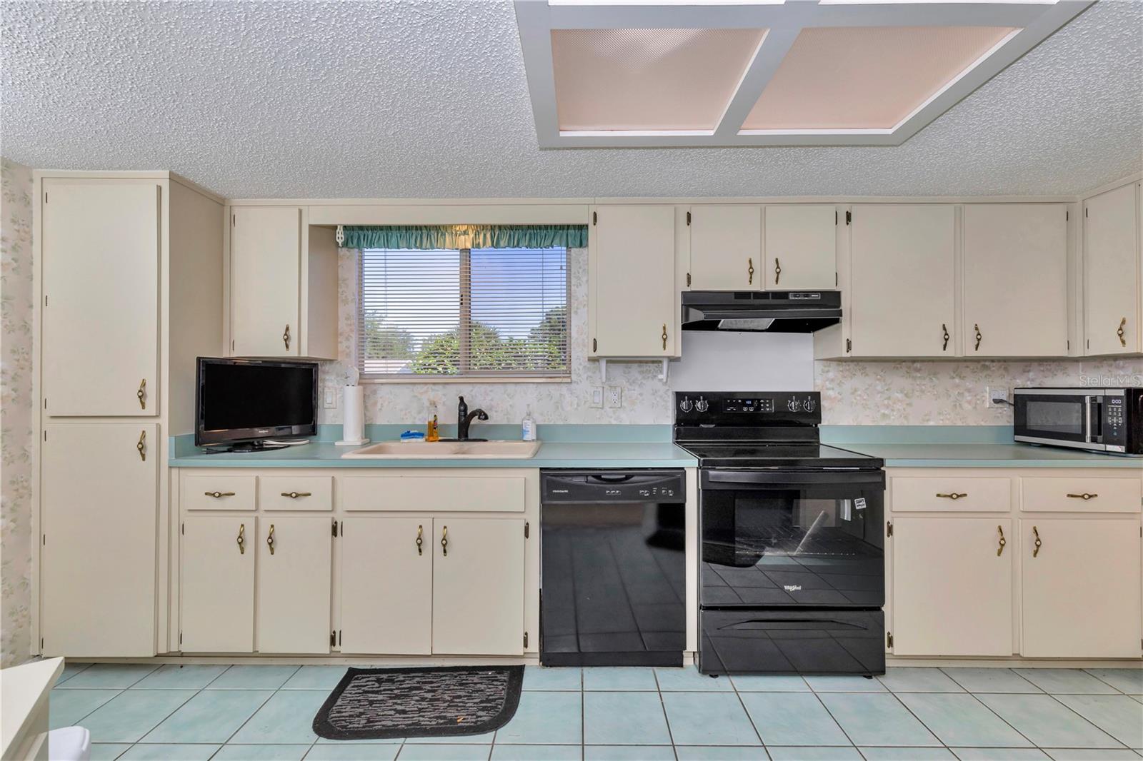 Image 16 of 42 For 8157 108th Street Road