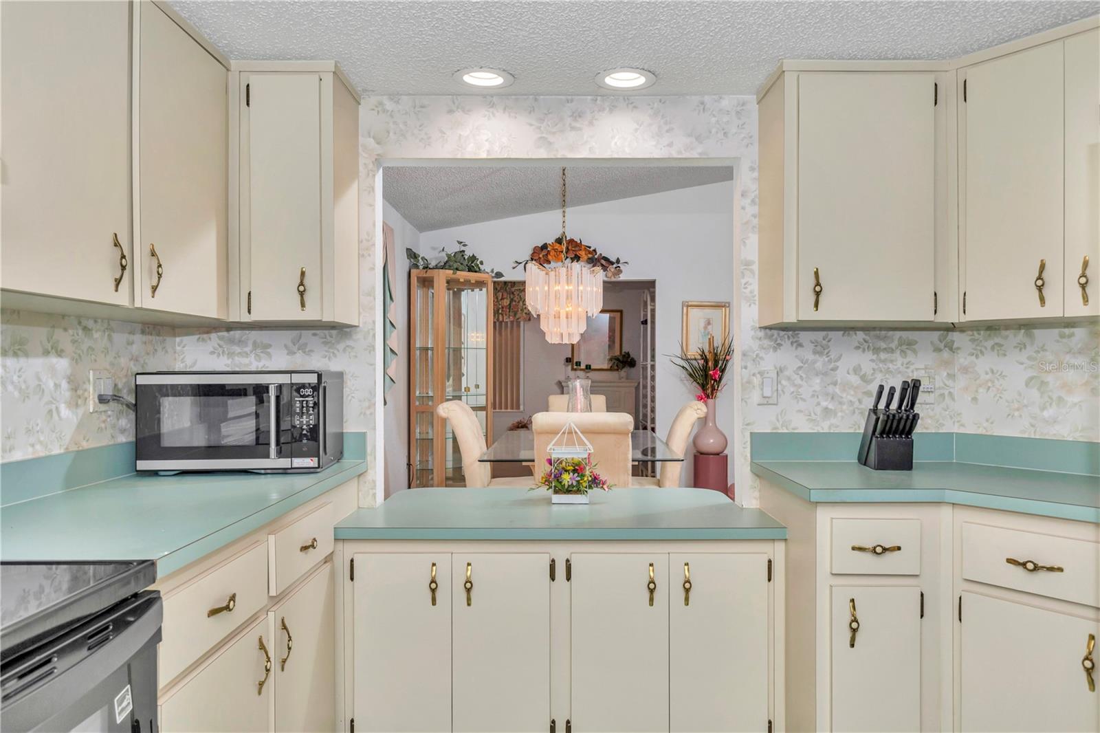 Image 18 of 42 For 8157 108th Street Road