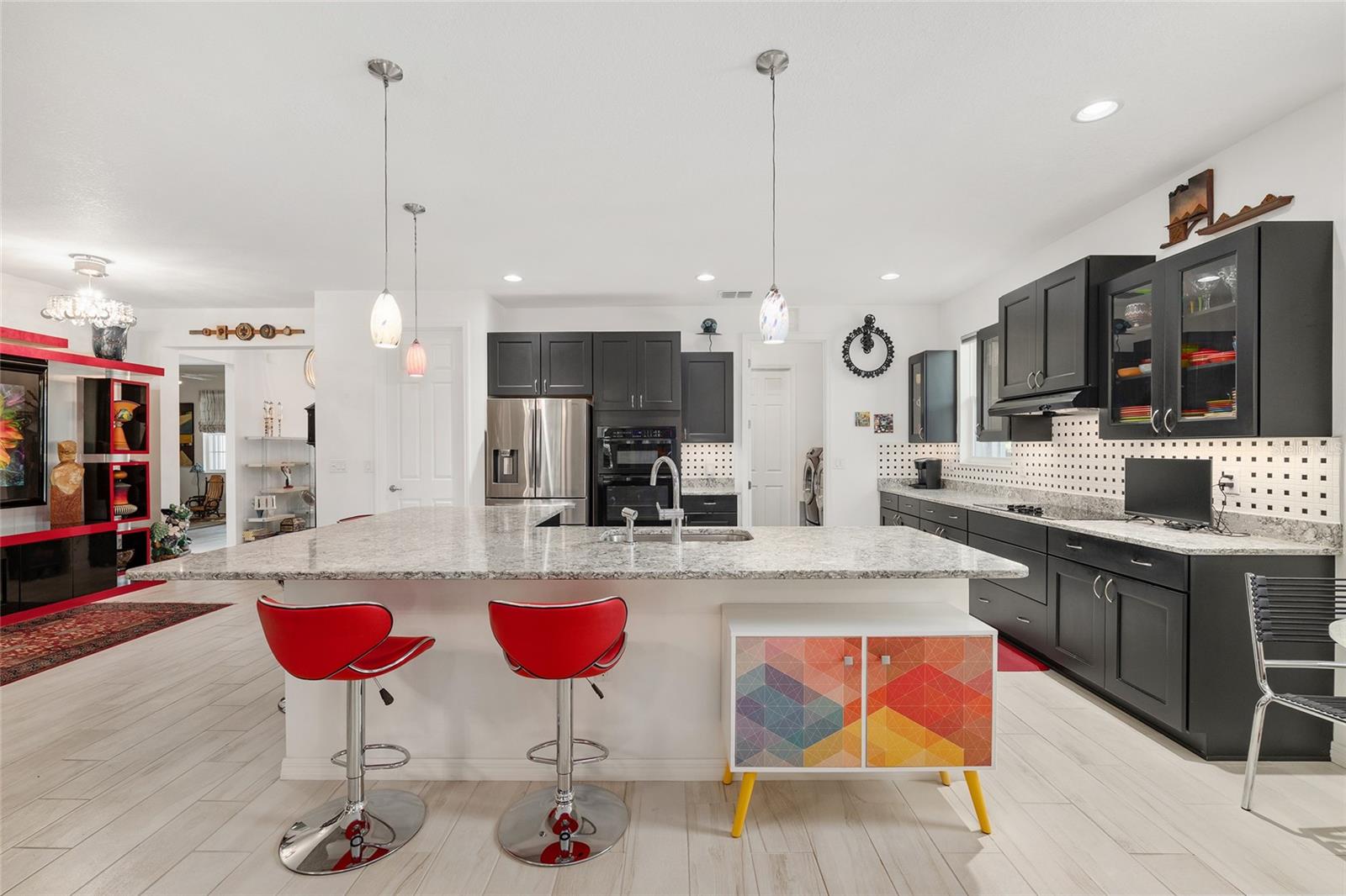 Image 19 of 63 For 9814 92nd Street