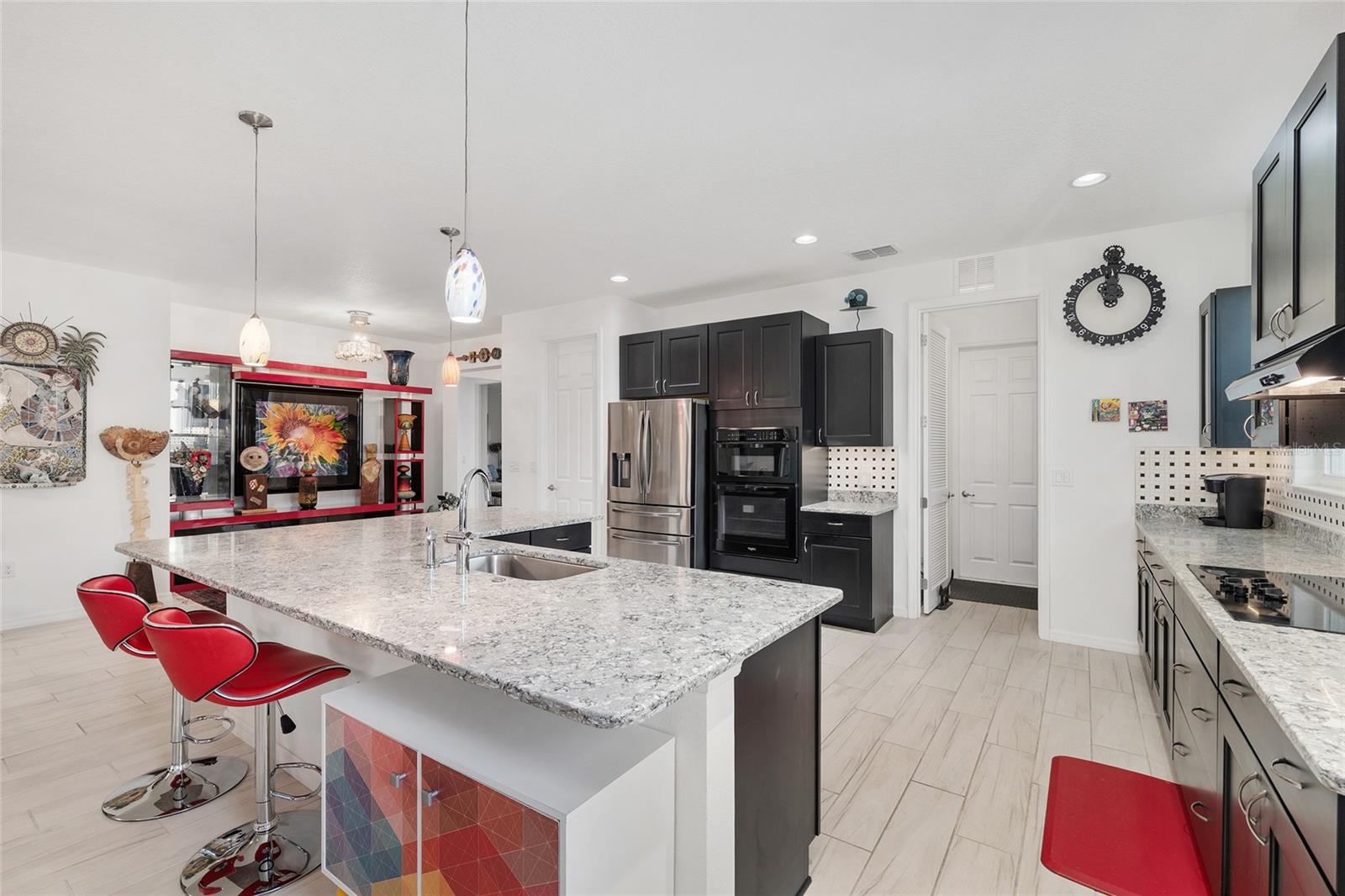 Image 21 of 63 For 9814 92nd Street