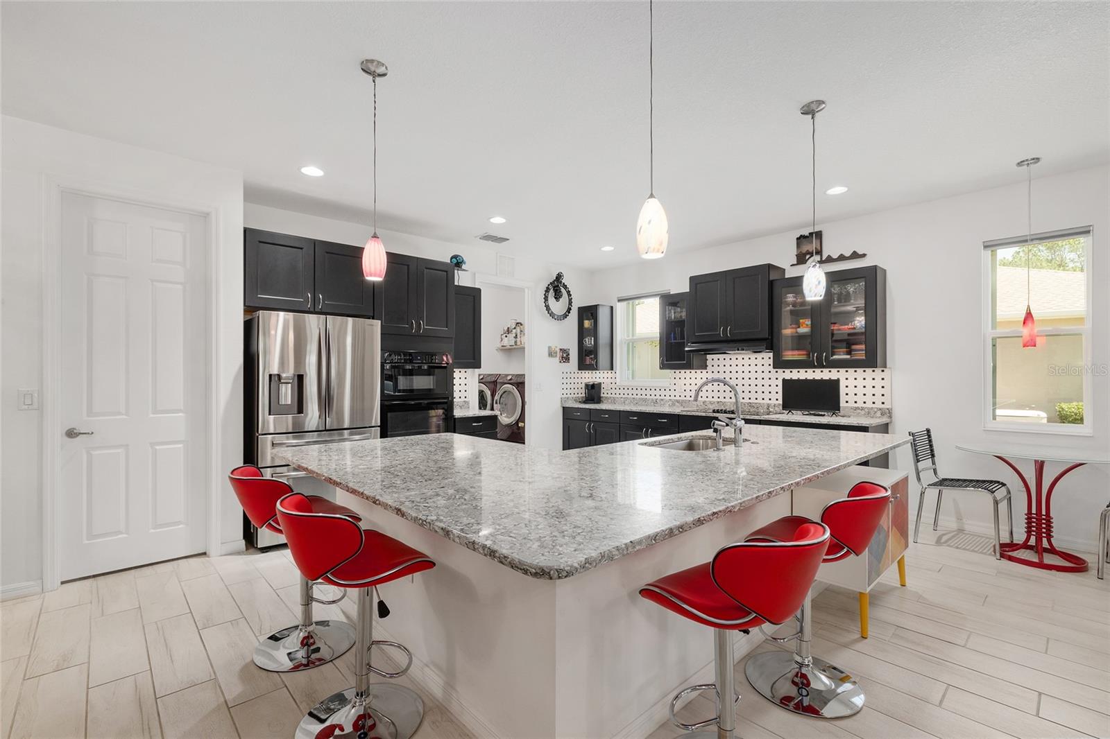 Image 22 of 63 For 9814 92nd Street