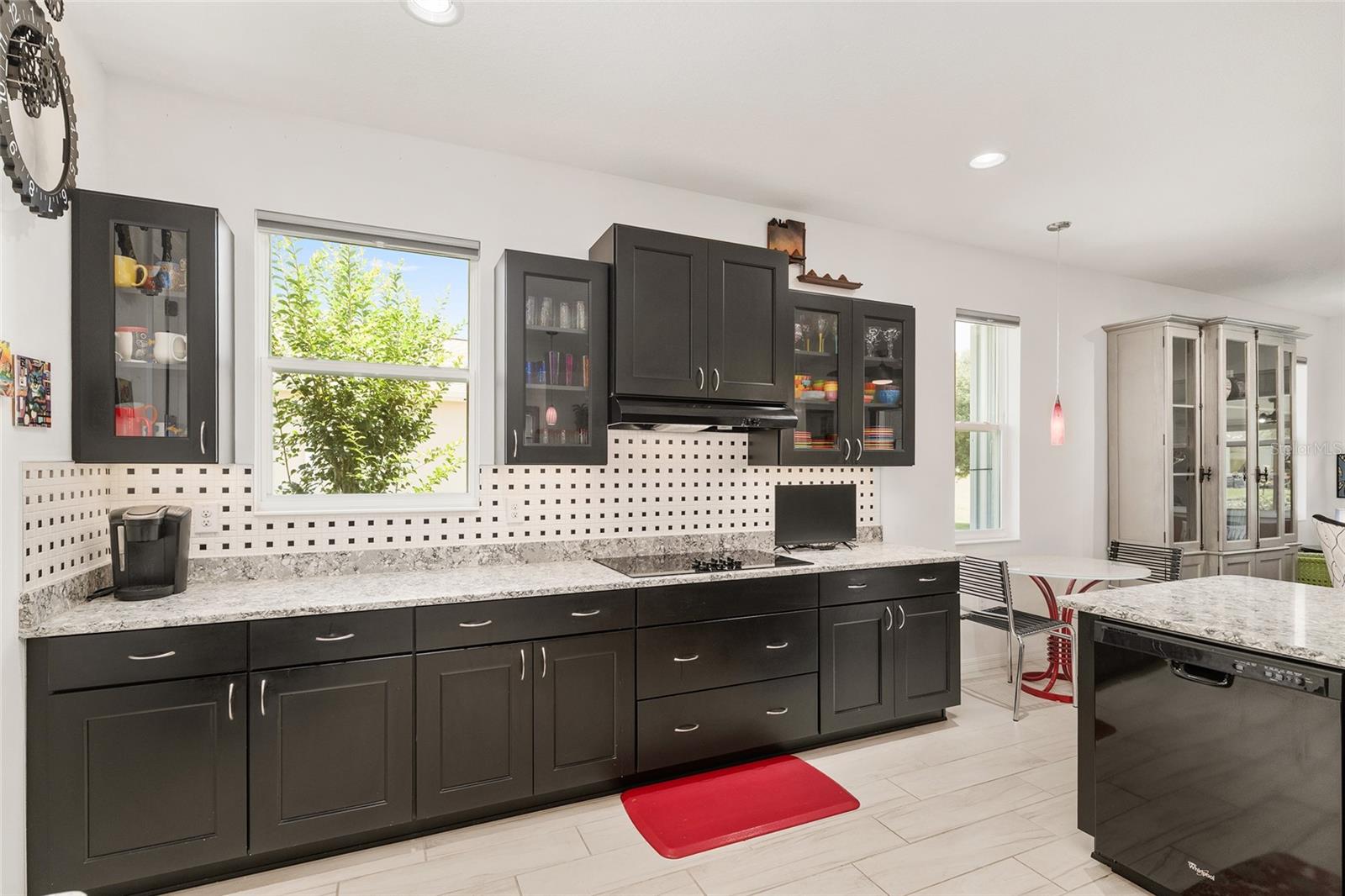 Image 25 of 63 For 9814 92nd Street
