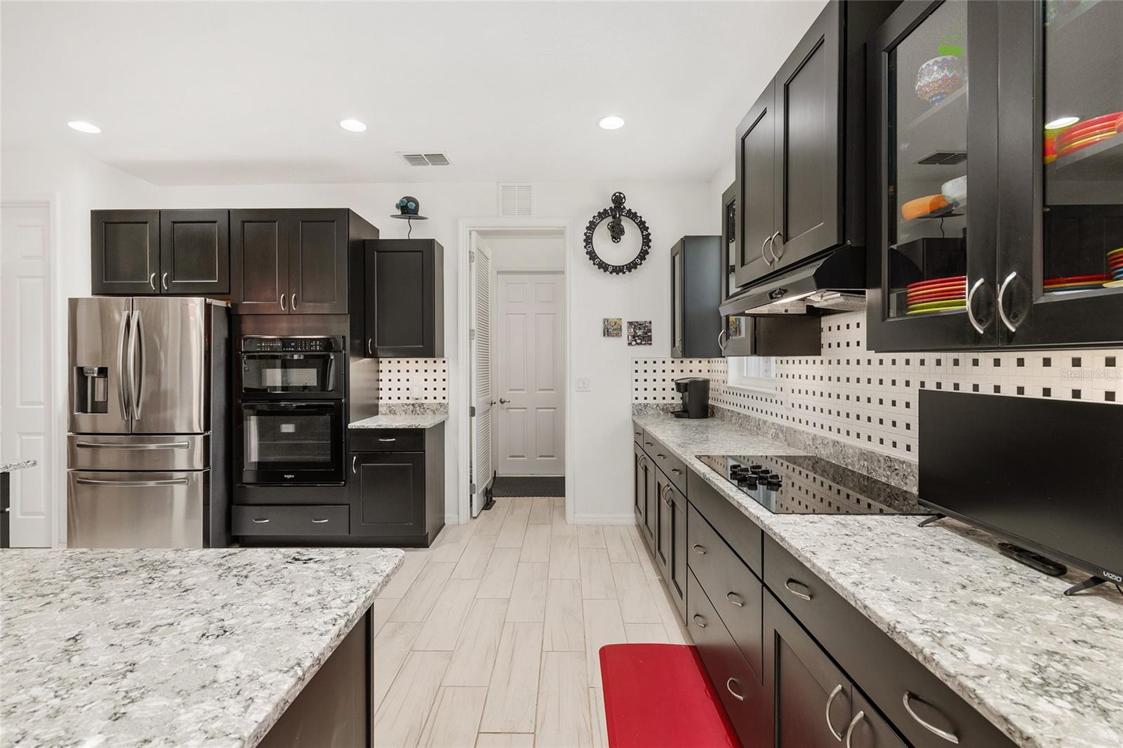 Image 29 of 63 For 9814 92nd Street