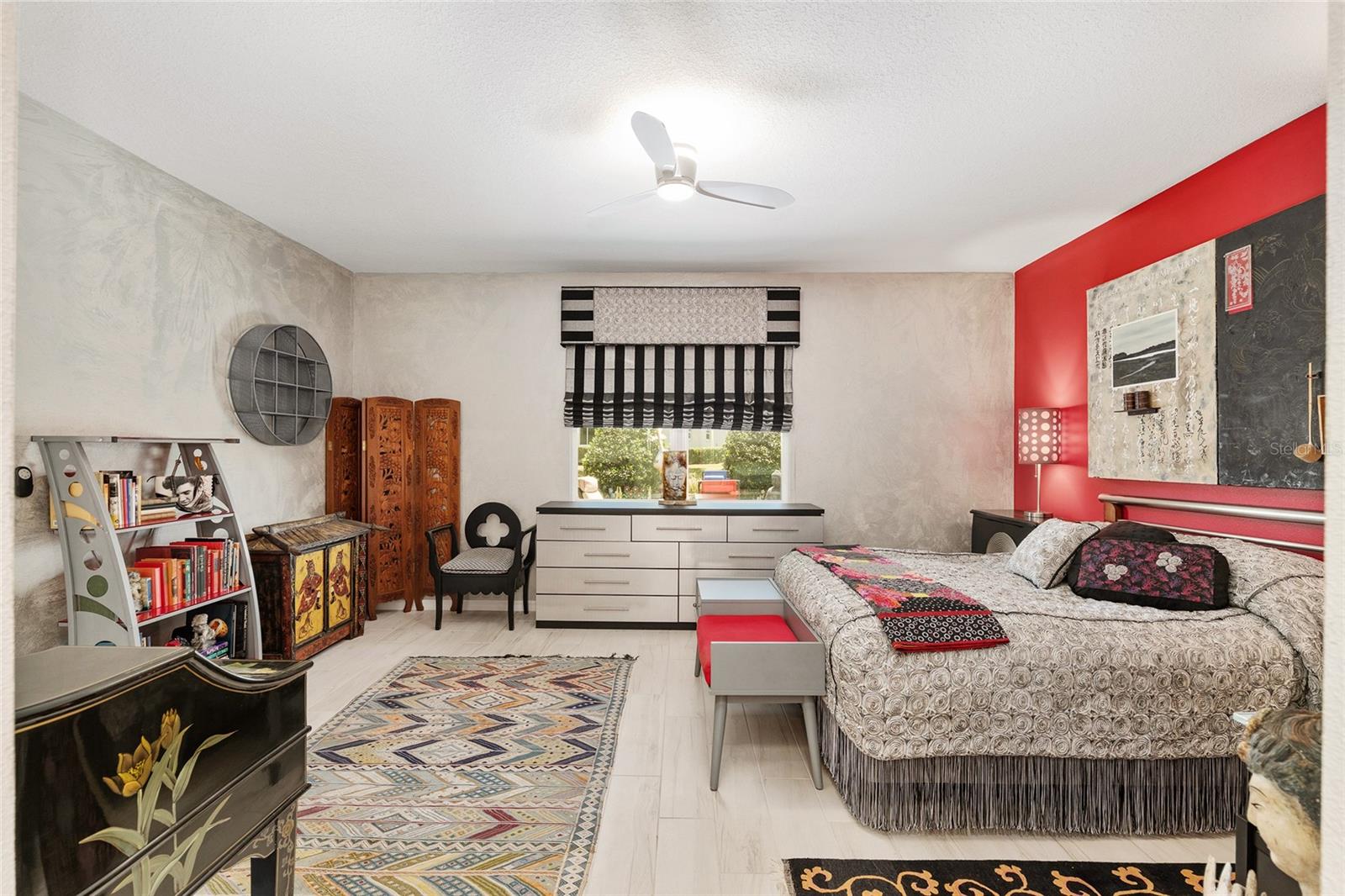 Image 33 of 63 For 9814 92nd Street