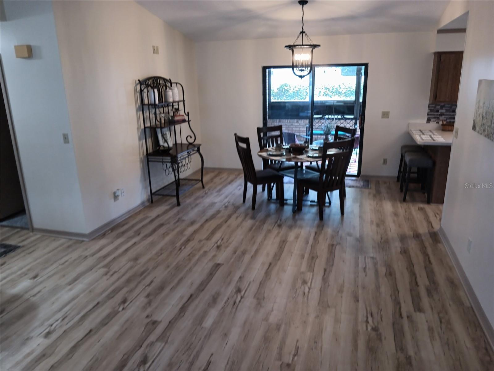 Image 6 of 32 For 4008 61 Place