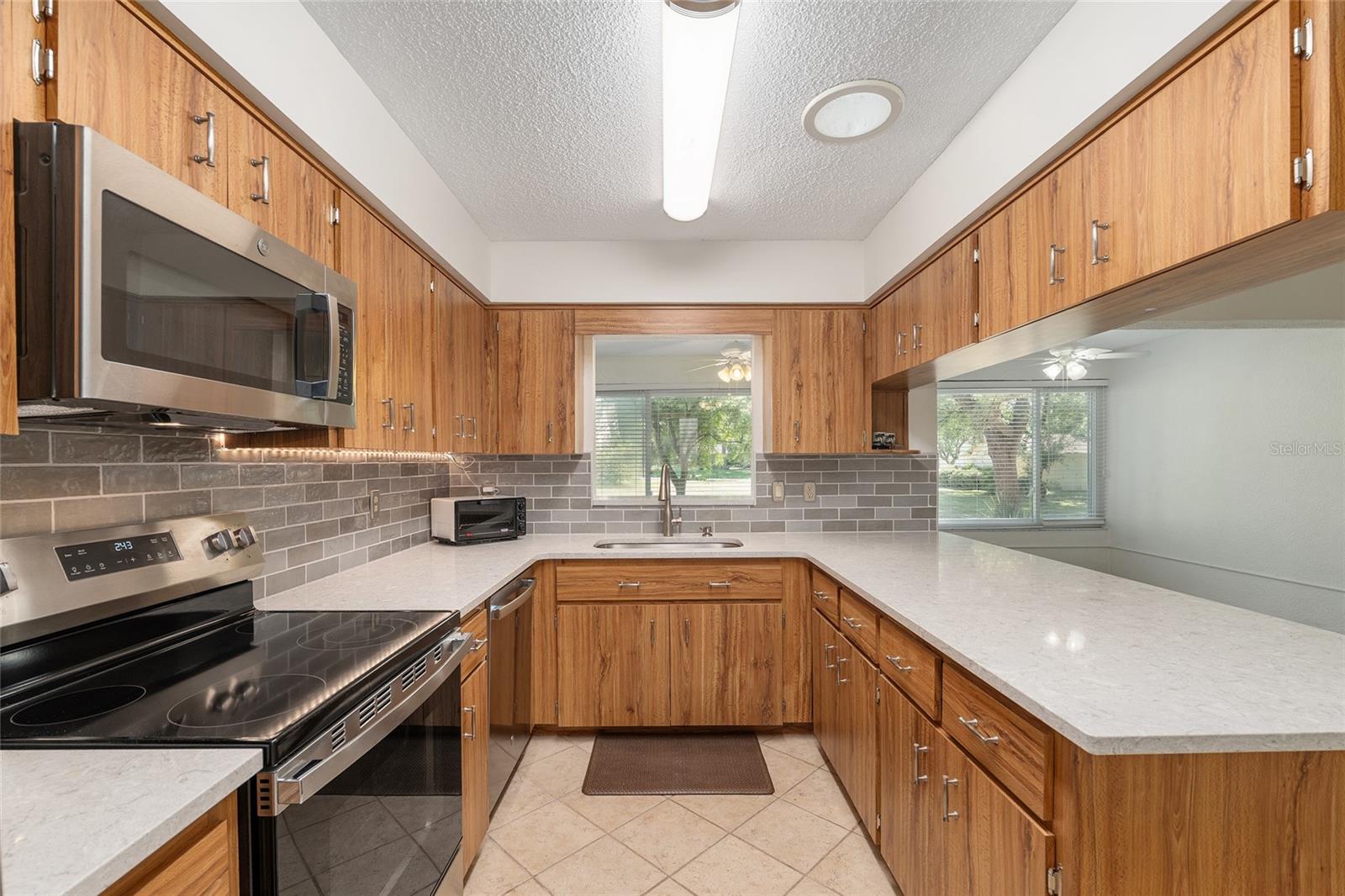 Image 29 of 52 For 8560 93rd Lane G