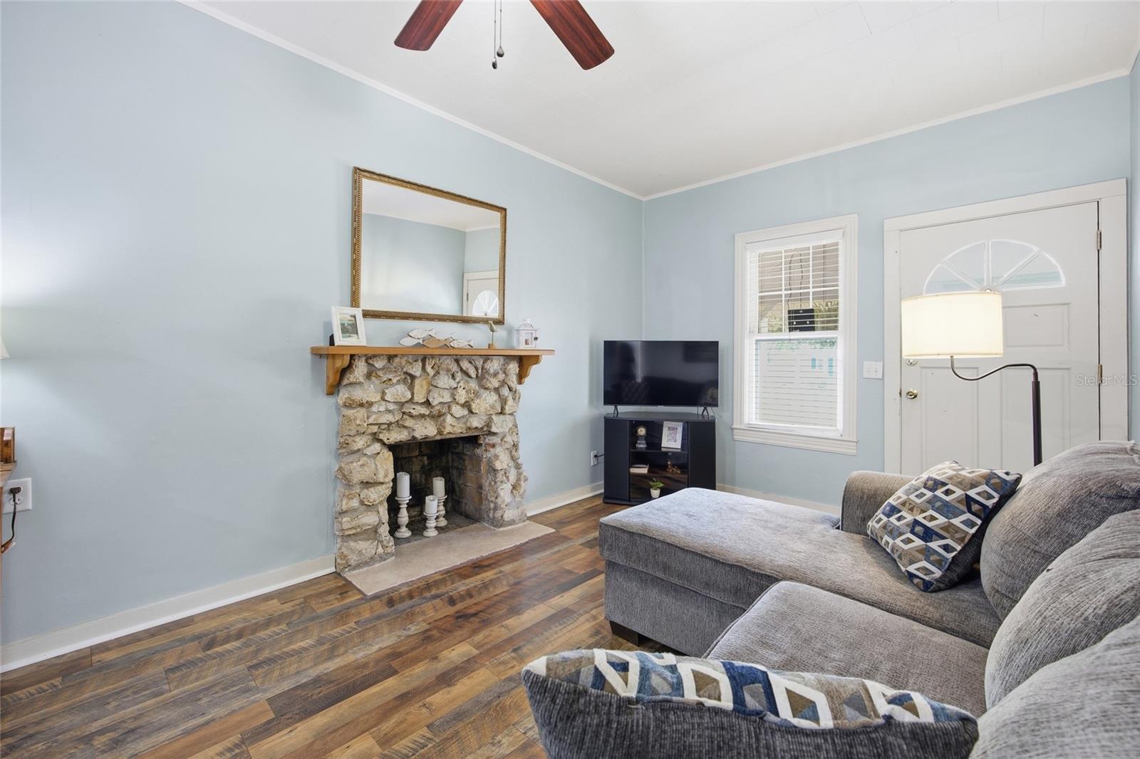 Image 11 of 44 For 124 1st Street