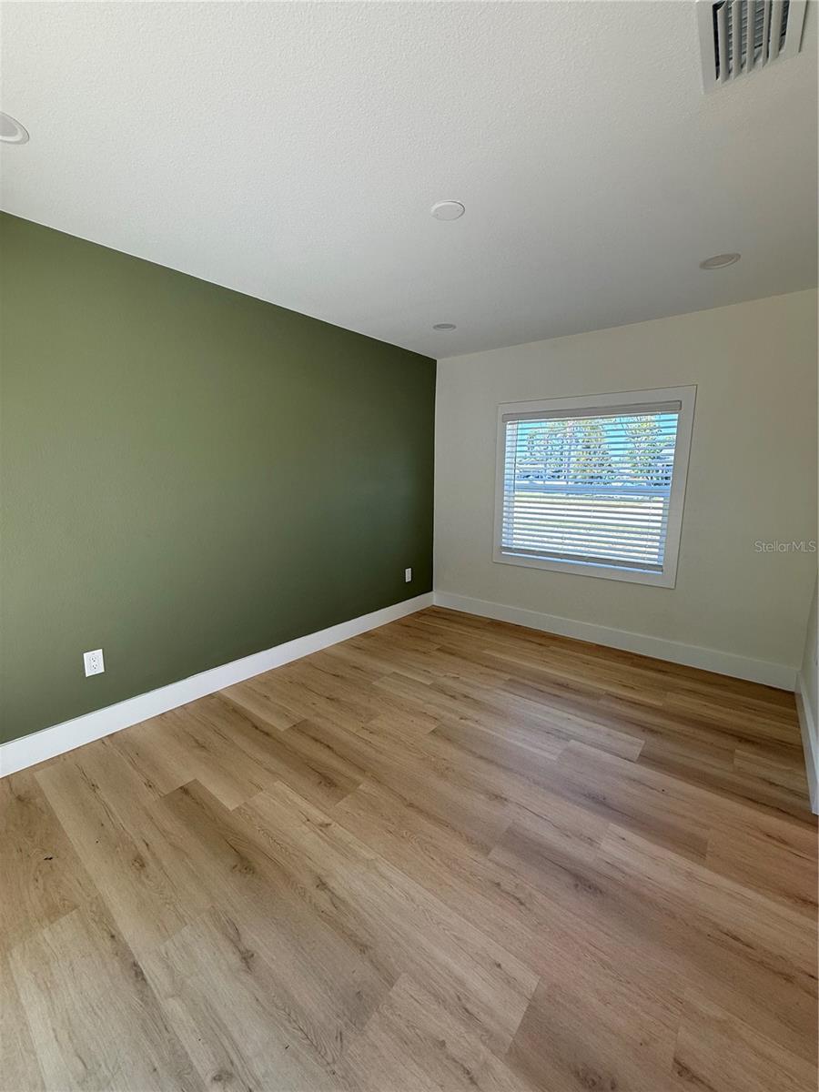 Image 11 of 44 For 1908 51st Avenue W